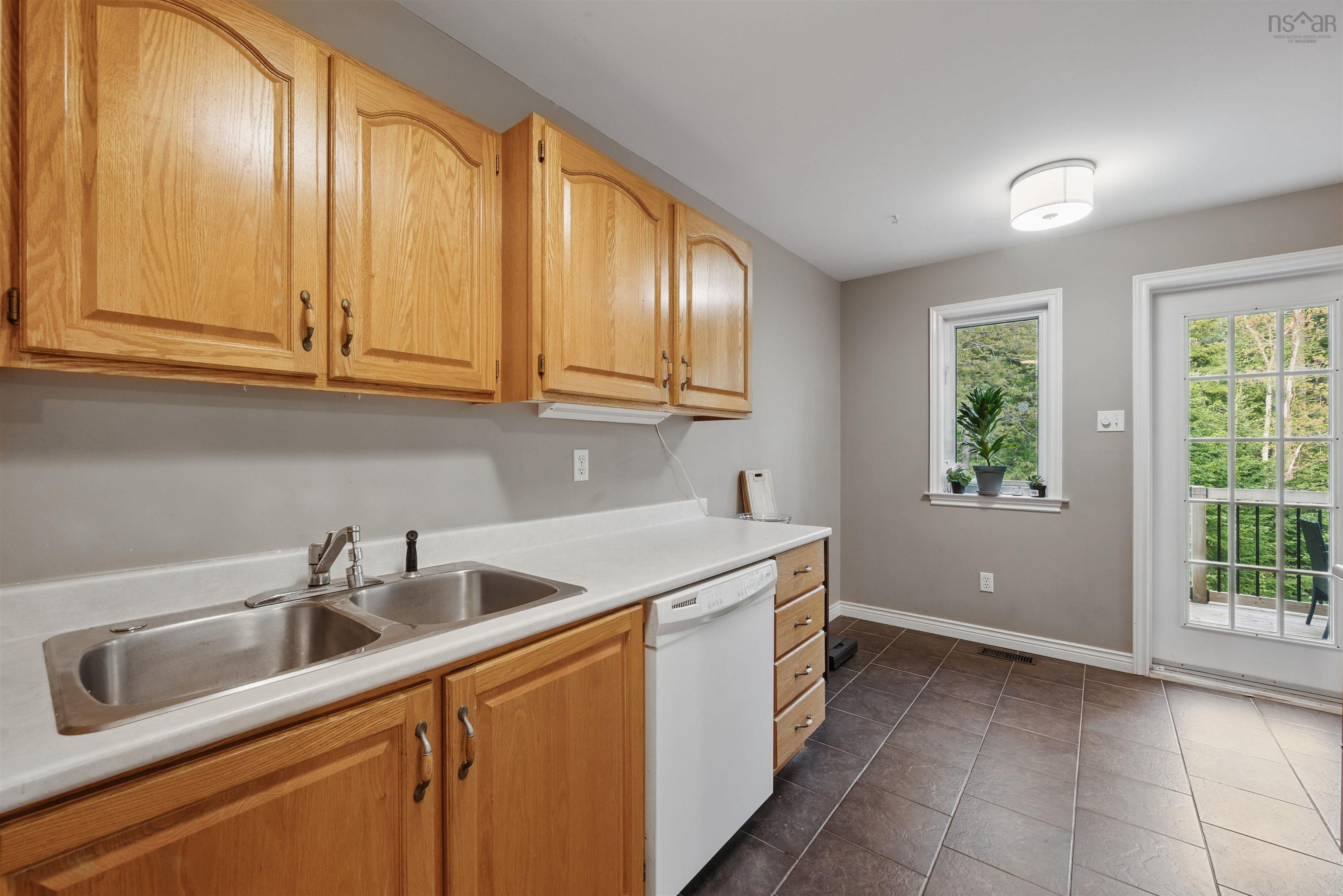 $549,900.00: 25 Brookshire Court, Bedford