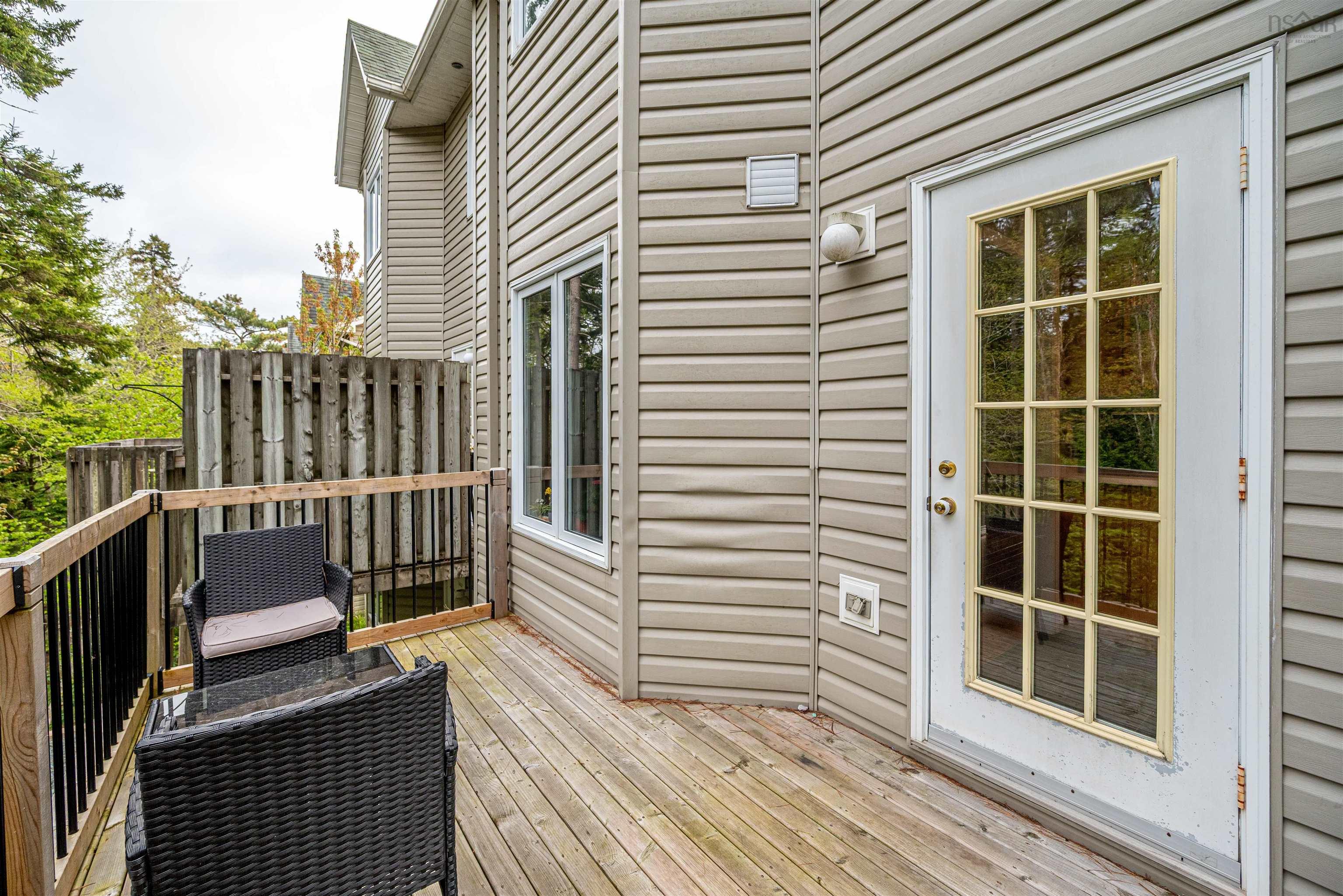 $549,900.00: 25 Brookshire Court, Bedford