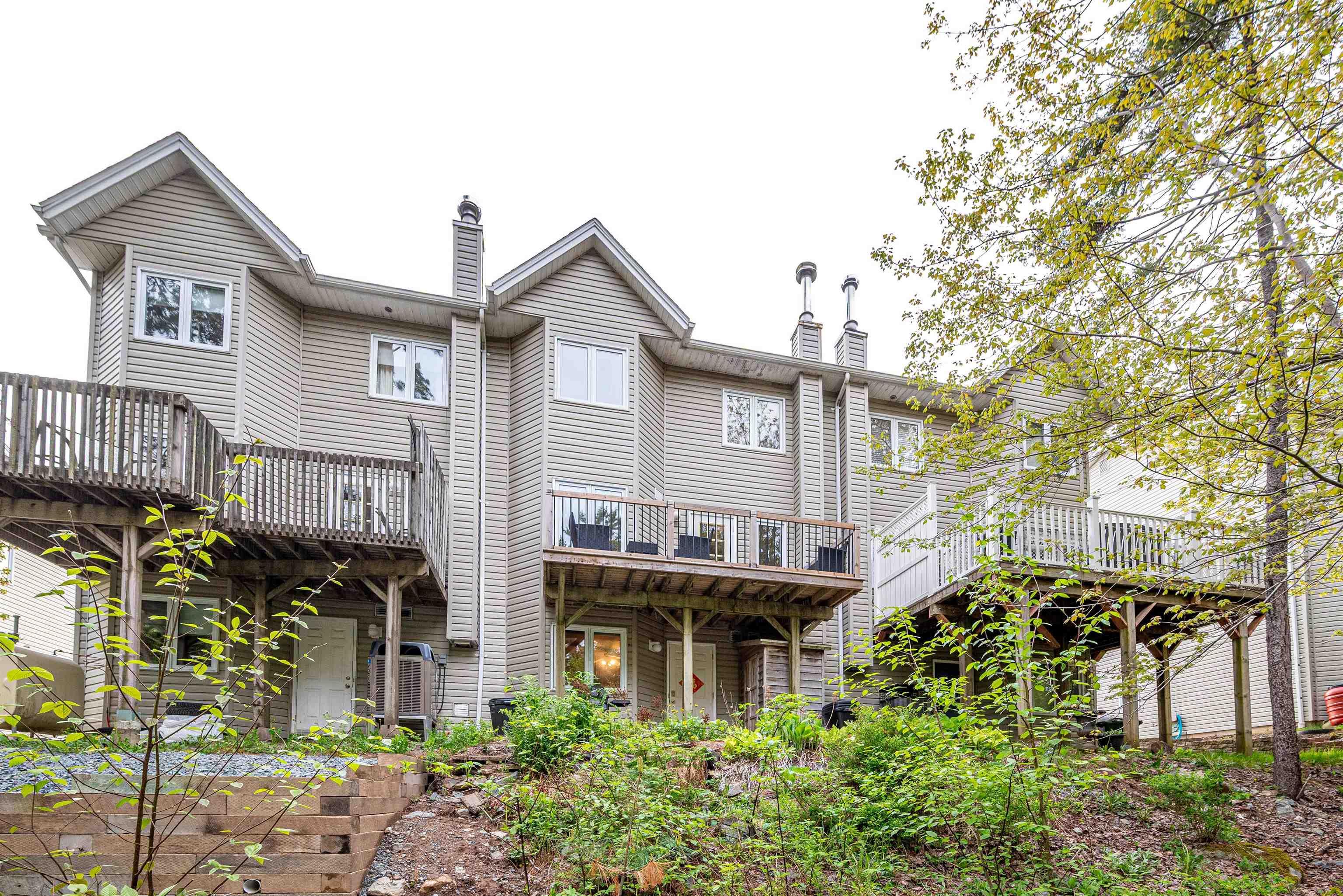 $549,900.00: 25 Brookshire Court, Bedford