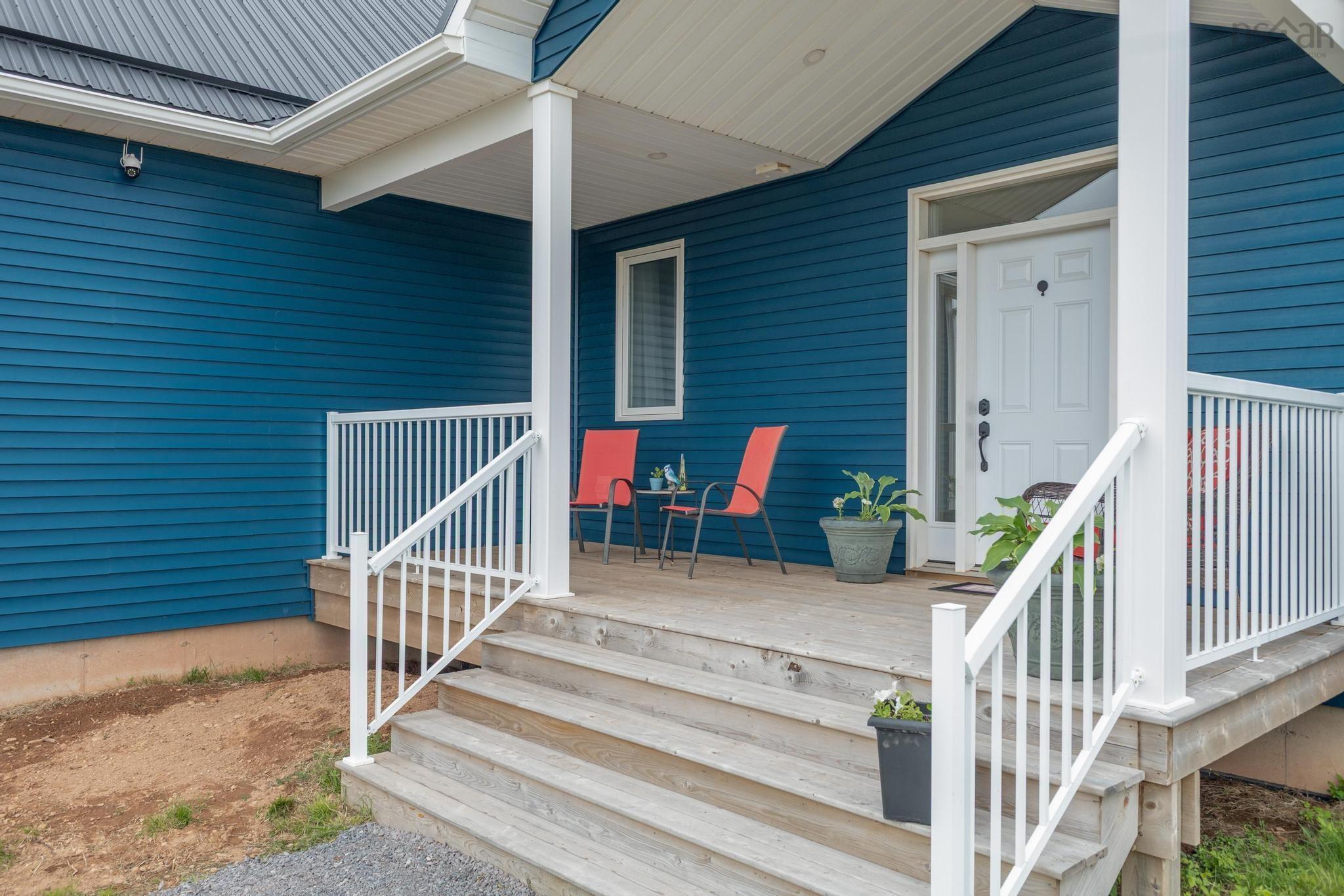 $895,900.00: 763 Shore Road, Waterside