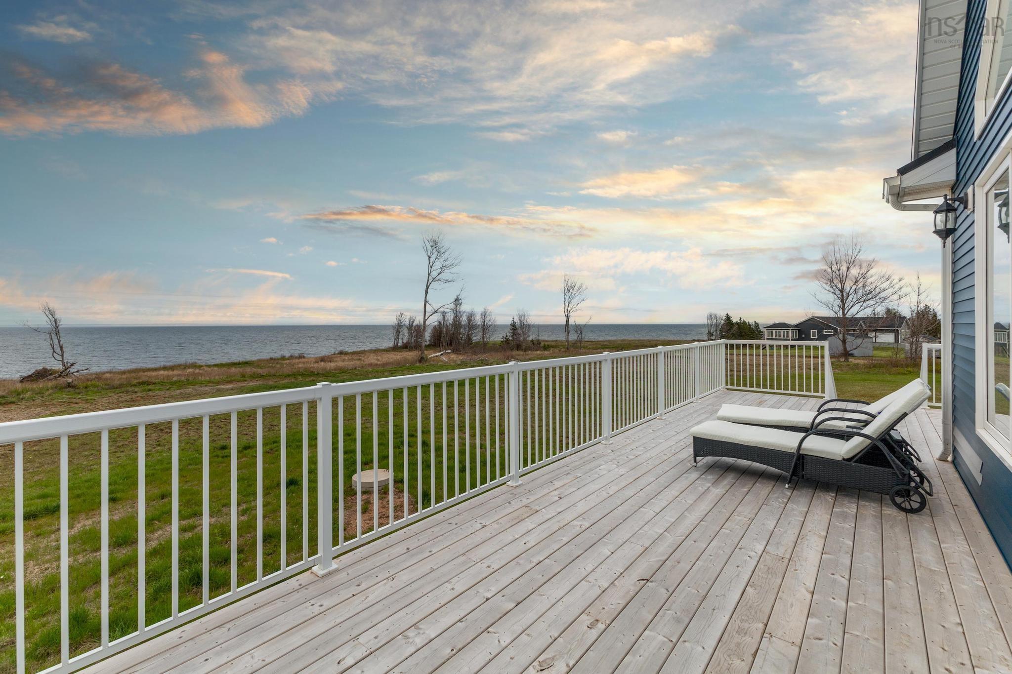 $895,900.00: 763 Shore Road, Waterside