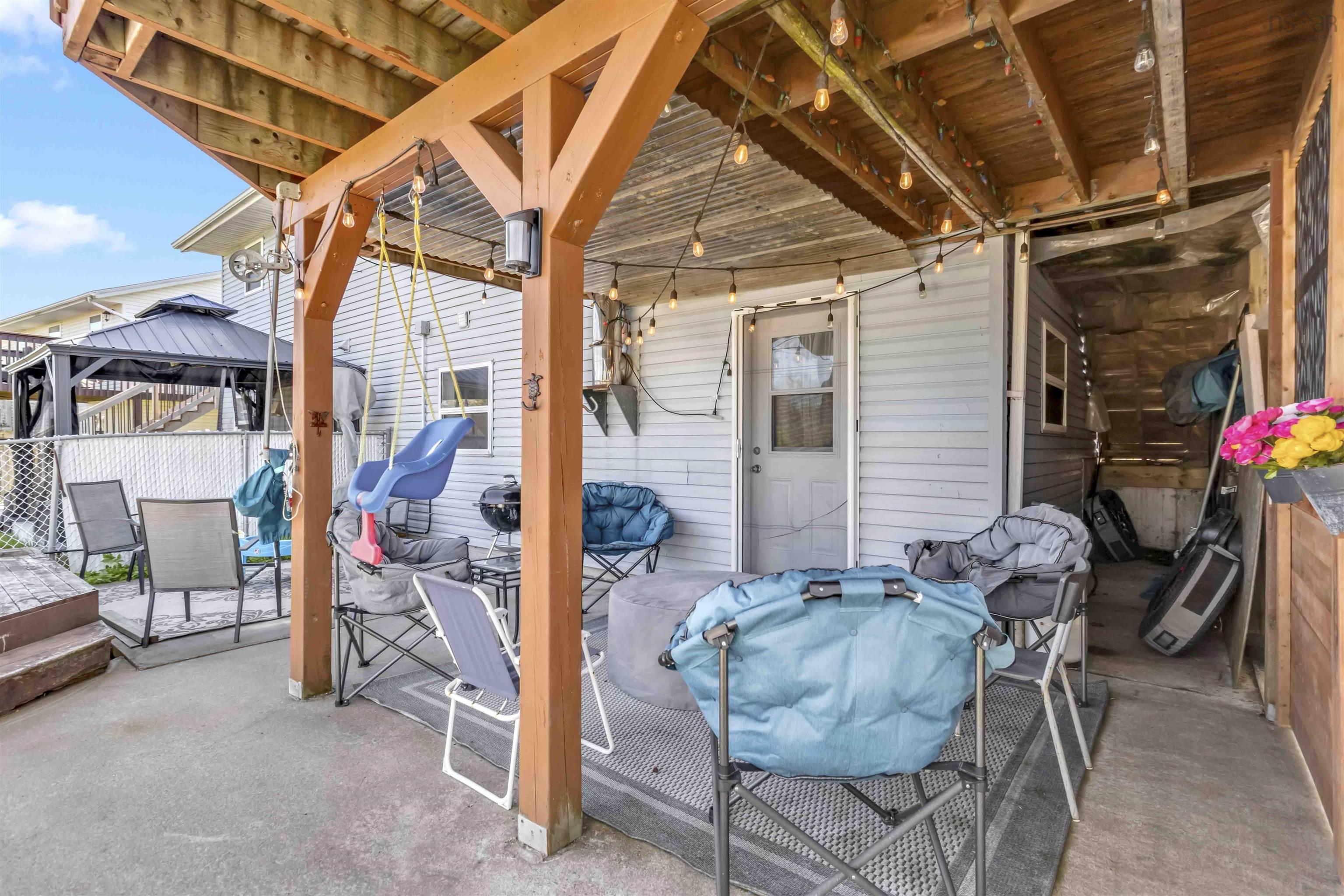 $399,900.00: 32 Thorncrest Court, Eastern Passage