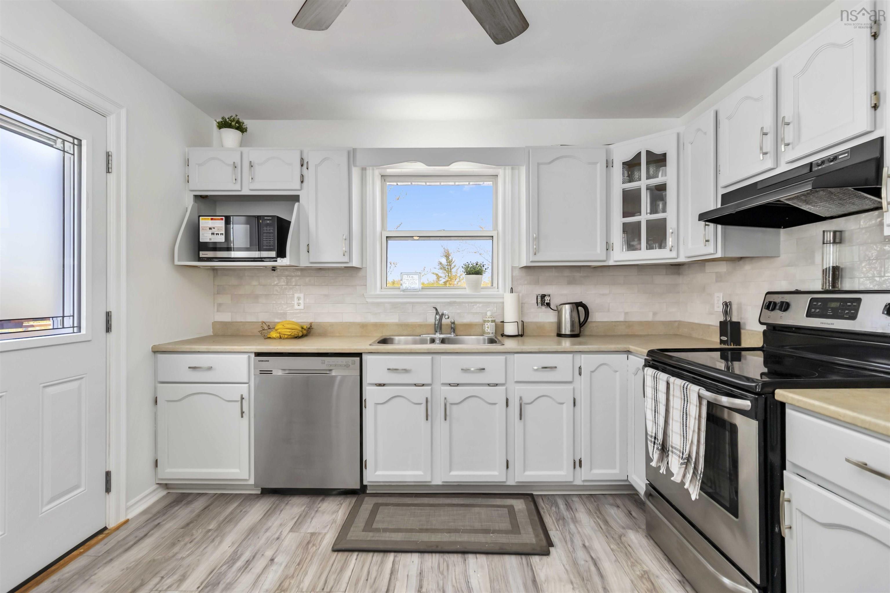 $399,900.00: 32 Thorncrest Court, Eastern Passage