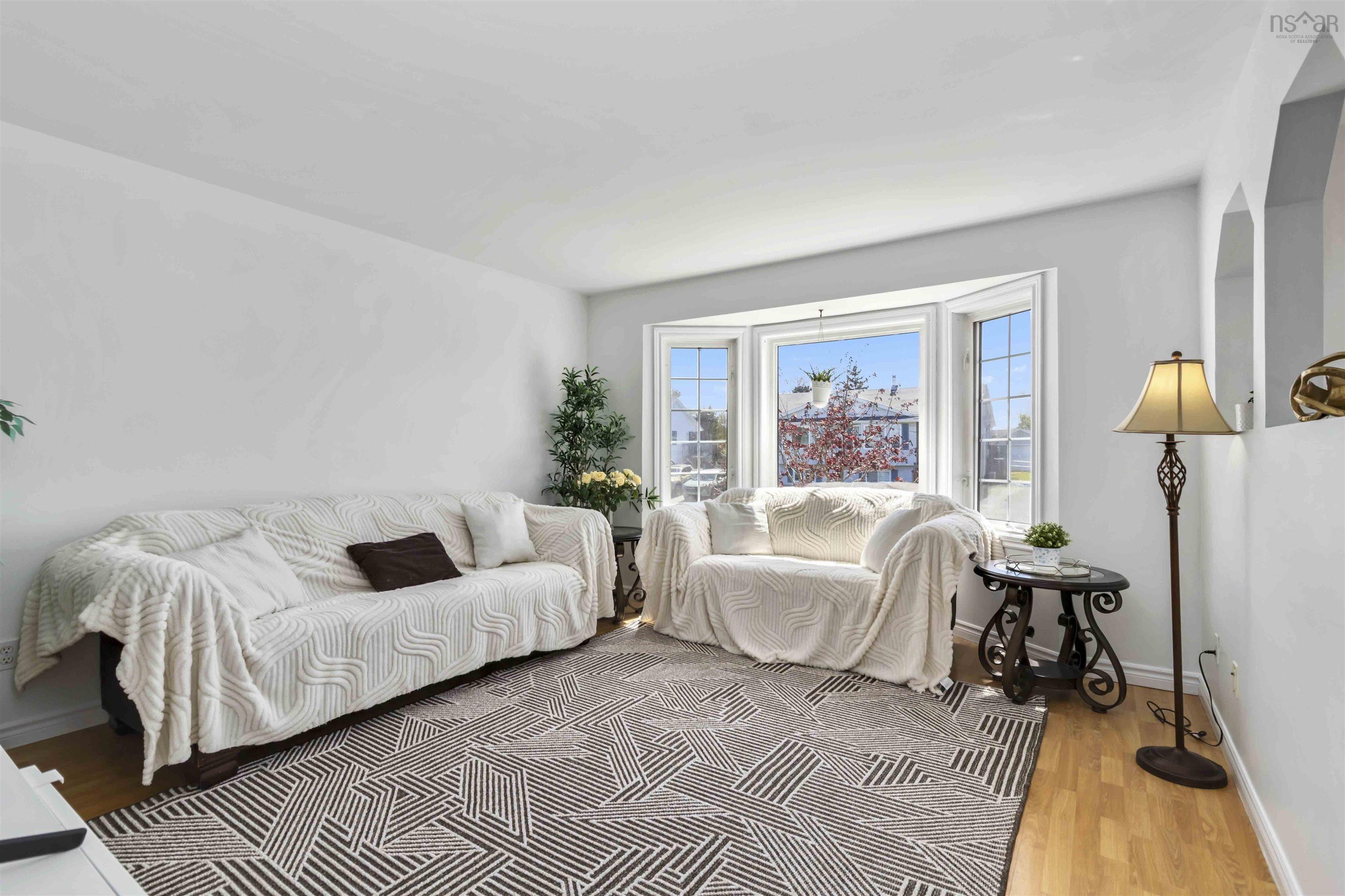 $399,900.00: 32 Thorncrest Court, Eastern Passage