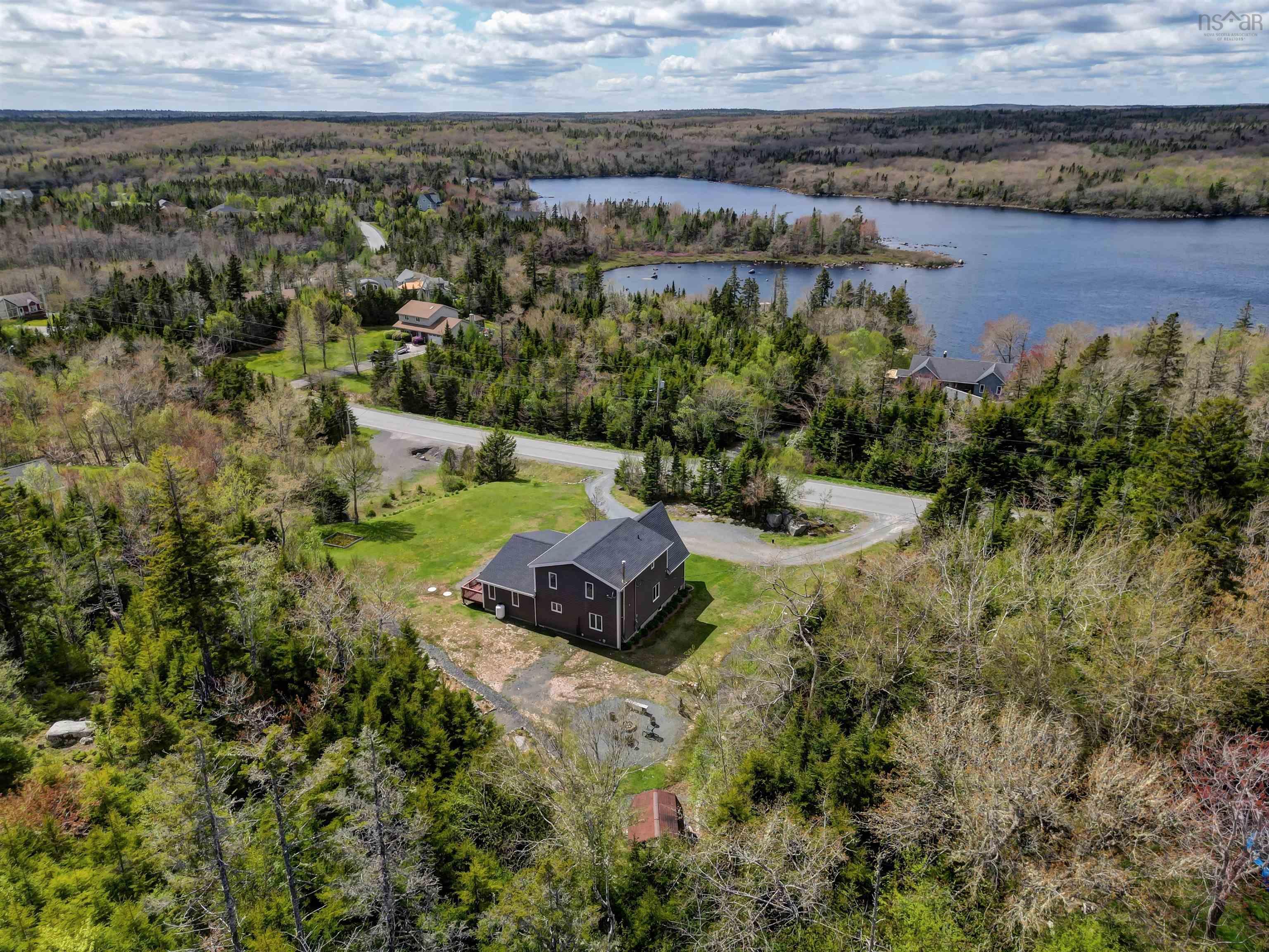 $649,900.00: 16 Forest Glade Drive, Hatchet Lake