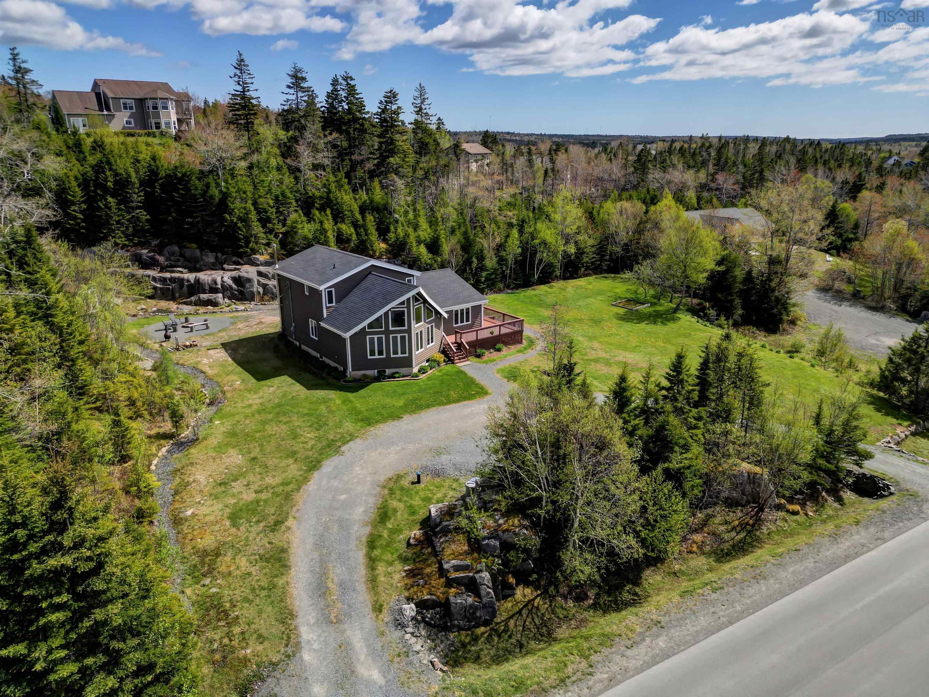 $649,900.00: 16 Forest Glade Drive, Hatchet Lake
