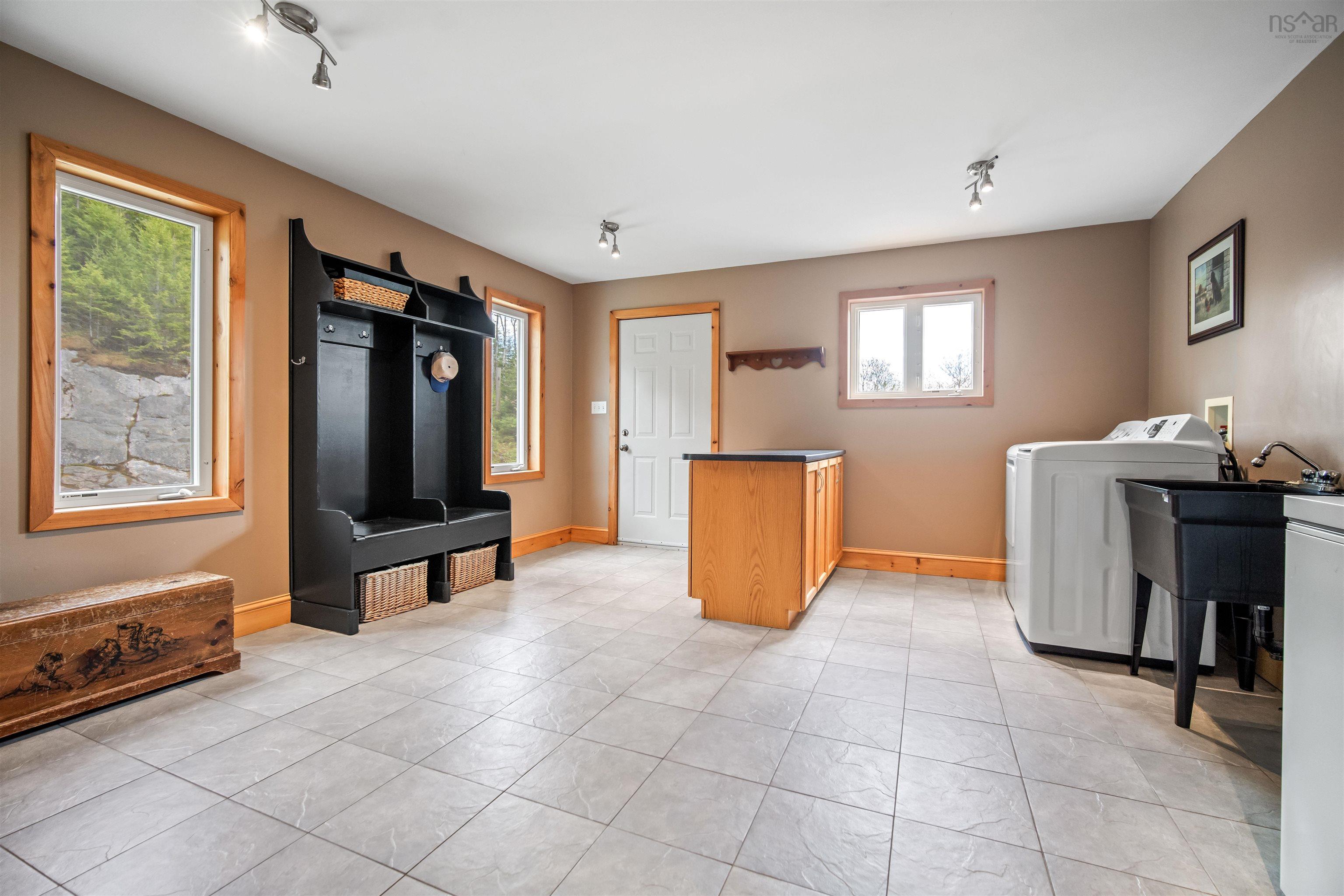 $649,900.00: 16 Forest Glade Drive, Hatchet Lake