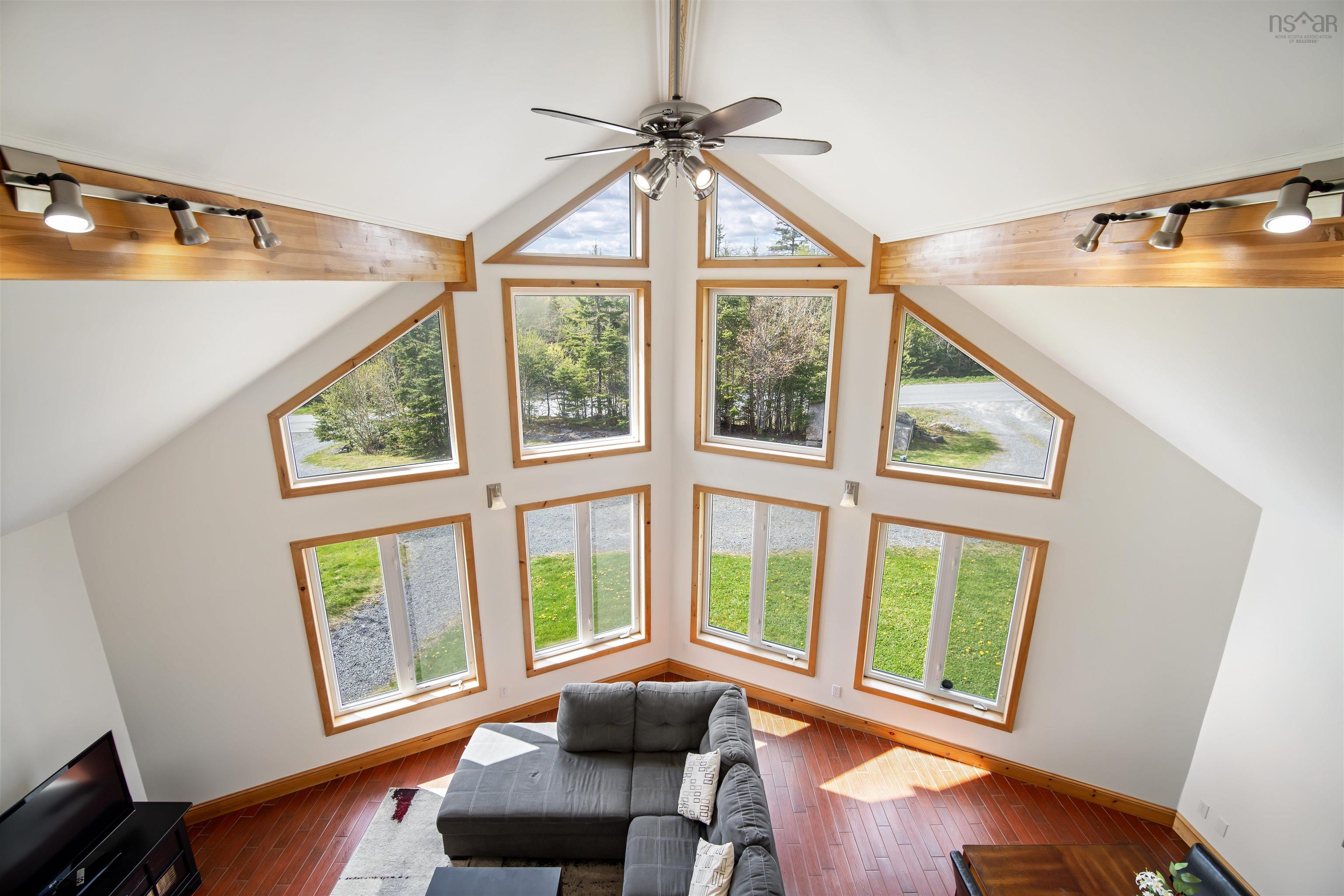 $649,900.00: 16 Forest Glade Drive, Hatchet Lake