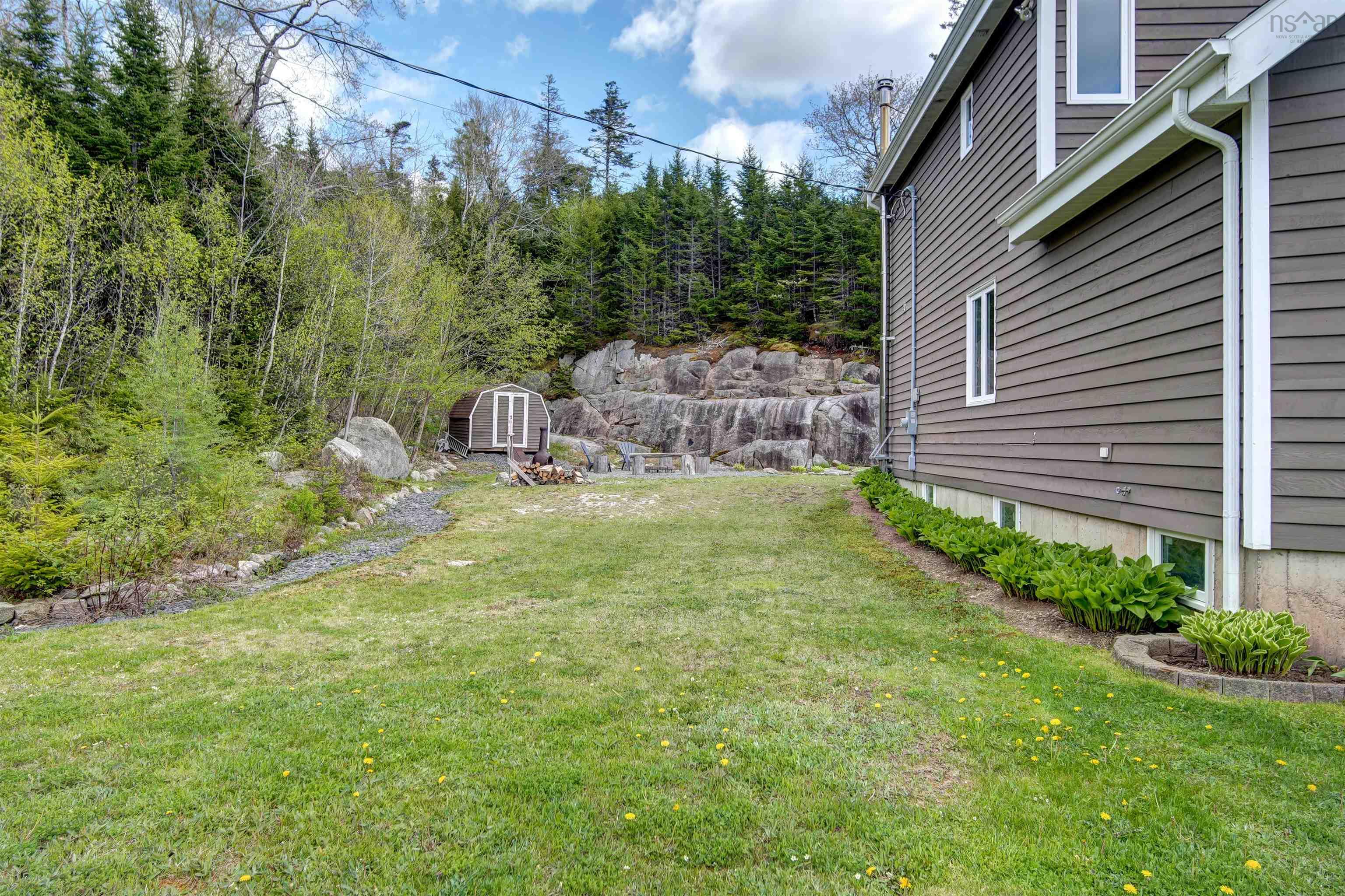 $649,900.00: 16 Forest Glade Drive, Hatchet Lake