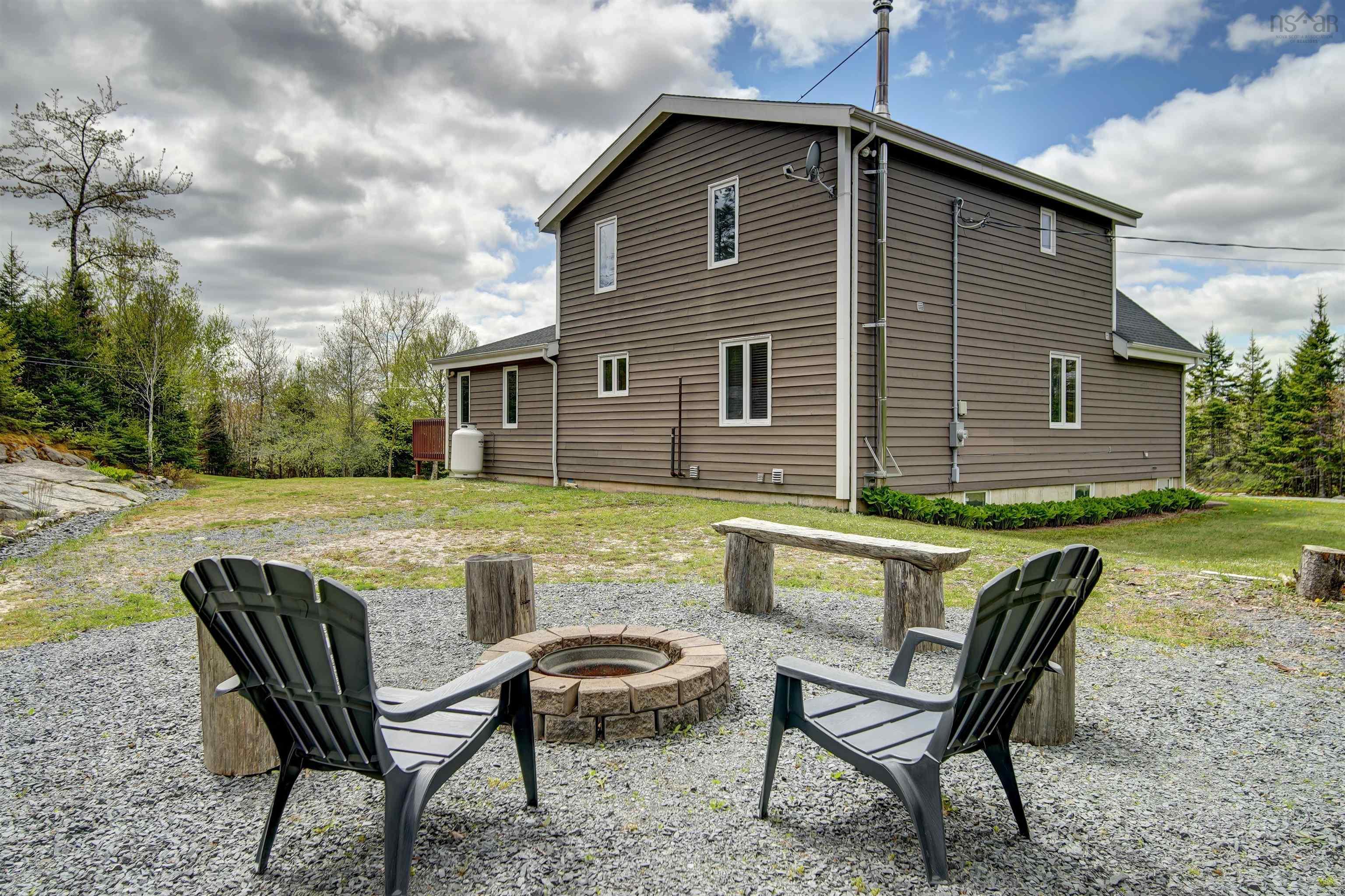 $649,900.00: 16 Forest Glade Drive, Hatchet Lake