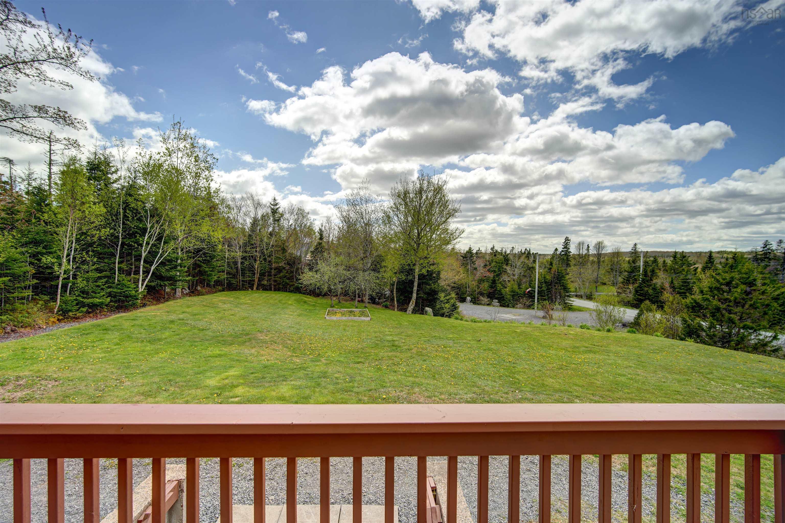 $649,900.00: 16 Forest Glade Drive, Hatchet Lake