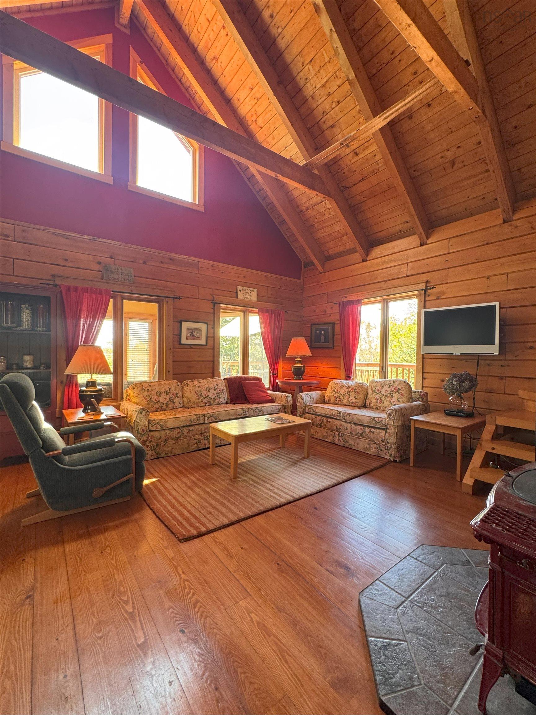 $579,900.00: 47 Kenneth Point Road, Caribou Island