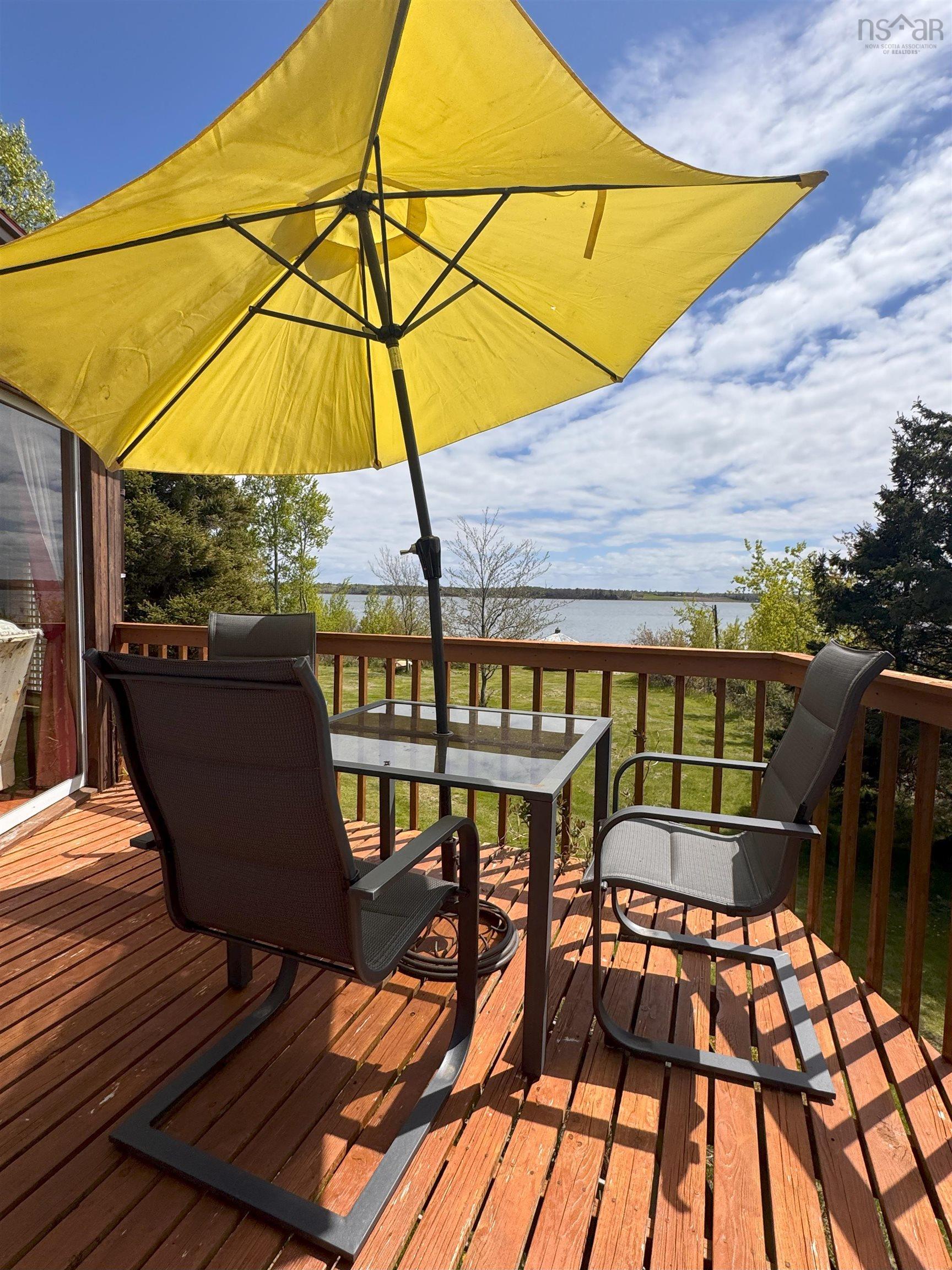 $579,900.00: 47 Kenneth Point Road, Caribou Island
