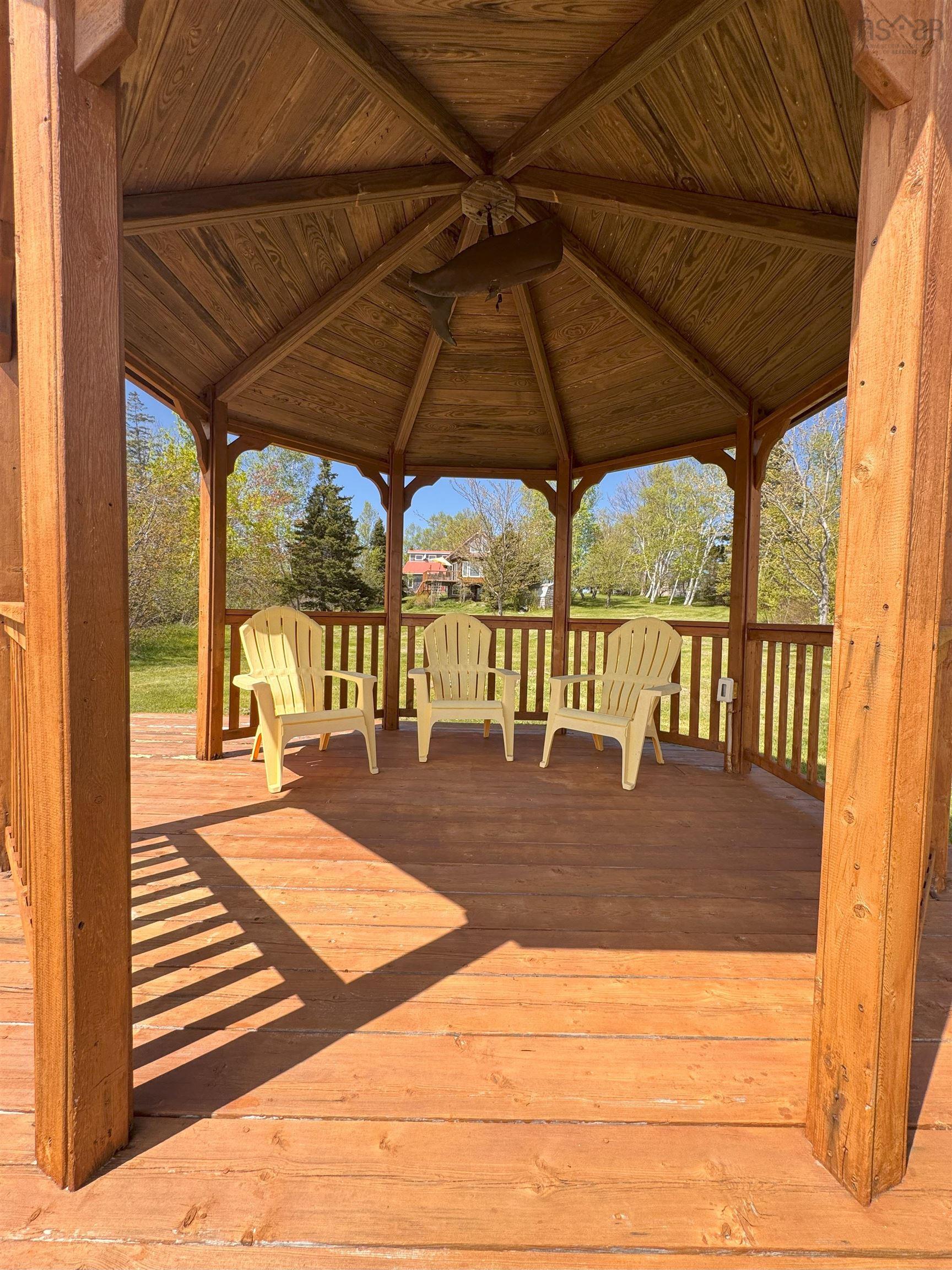 $579,900.00: 47 Kenneth Point Road, Caribou Island