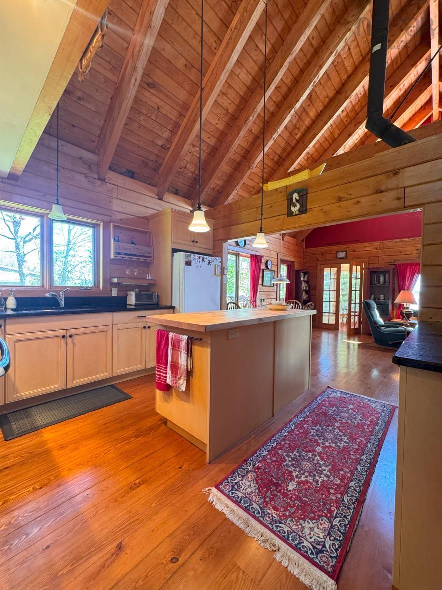 $579,900.00: 47 Kenneth Point Road, Caribou Island