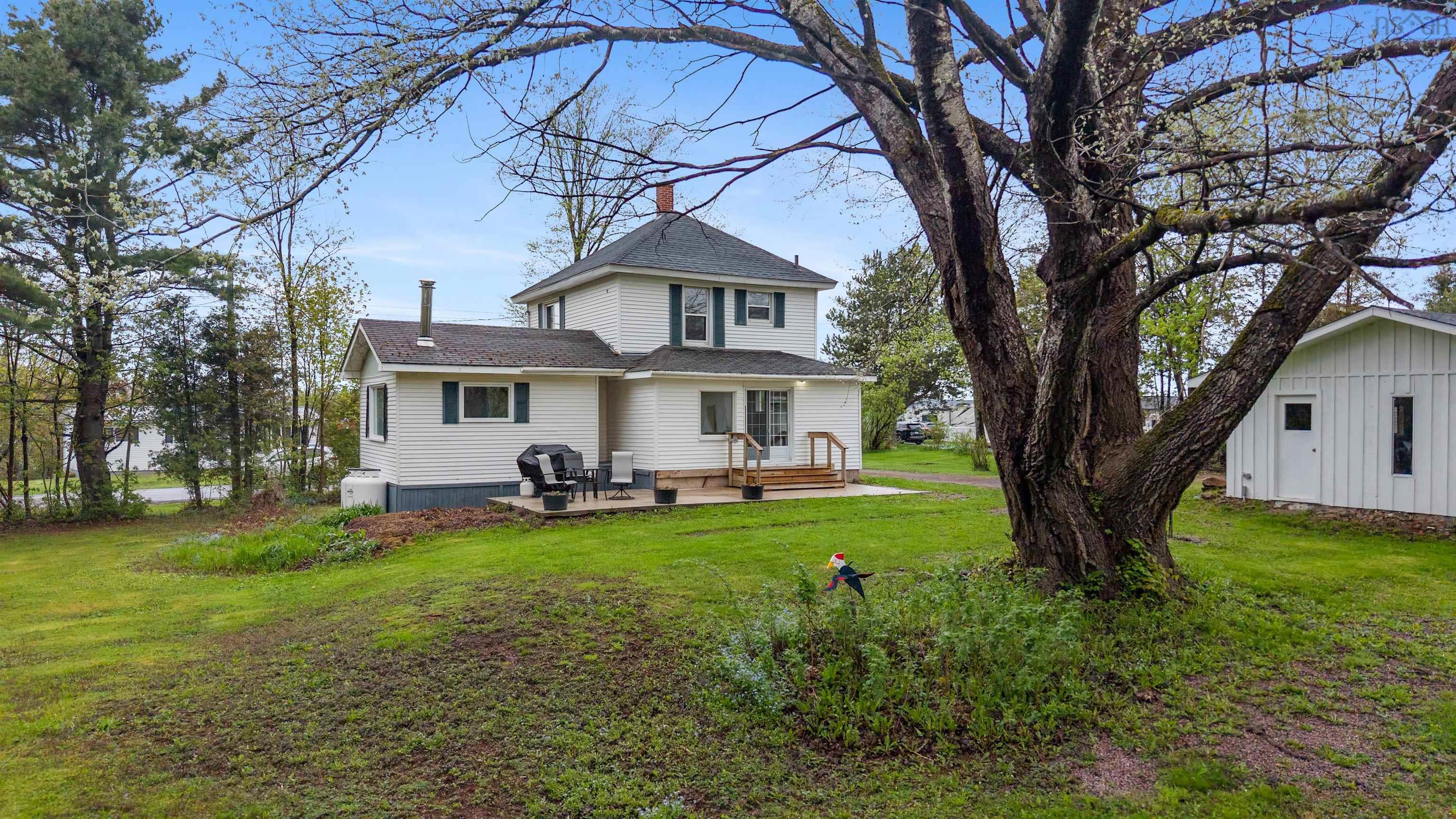 $295,900.00: 11 Durley Street, Amherst