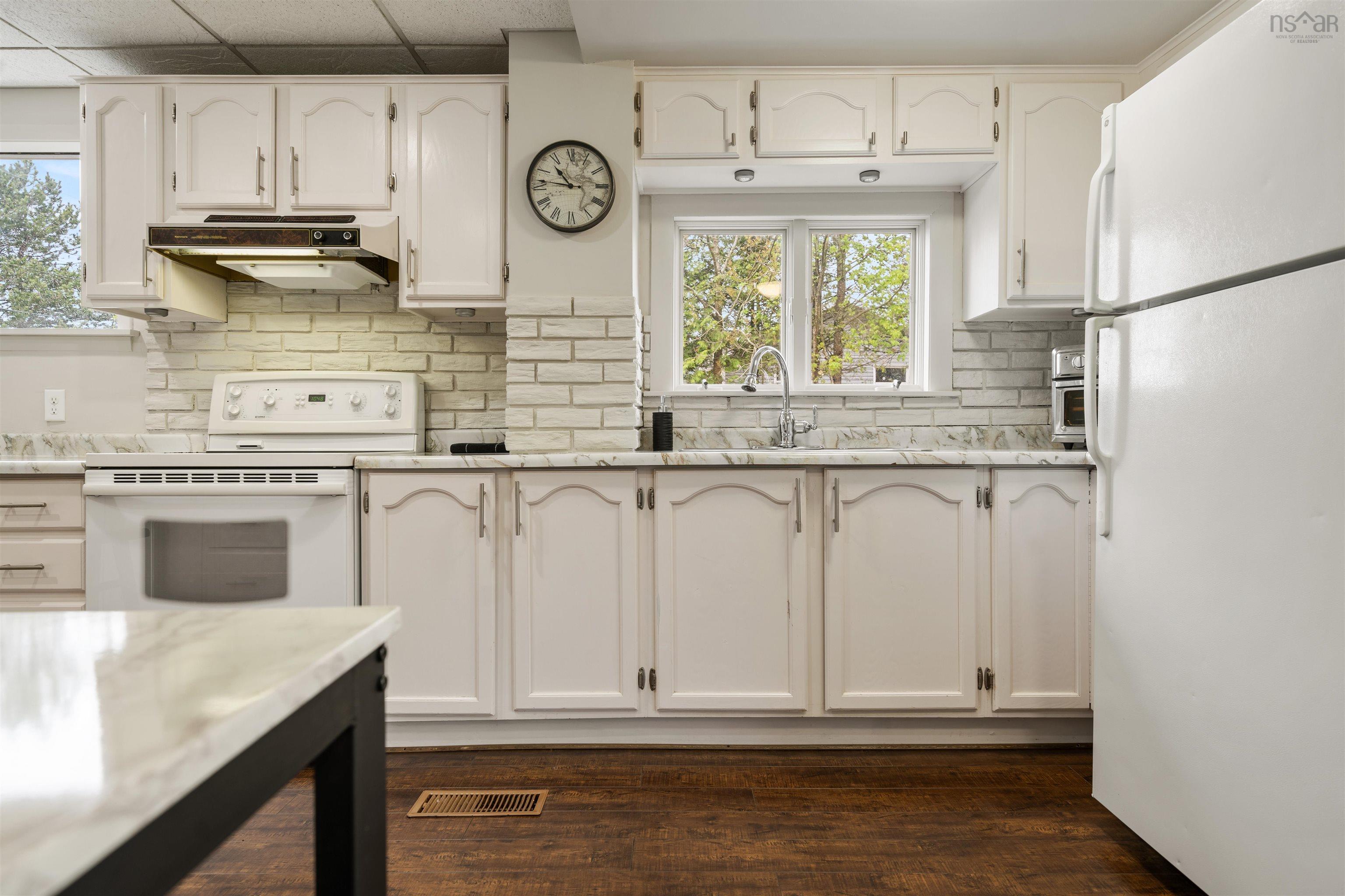 $295,900.00: 11 Durley Street, Amherst