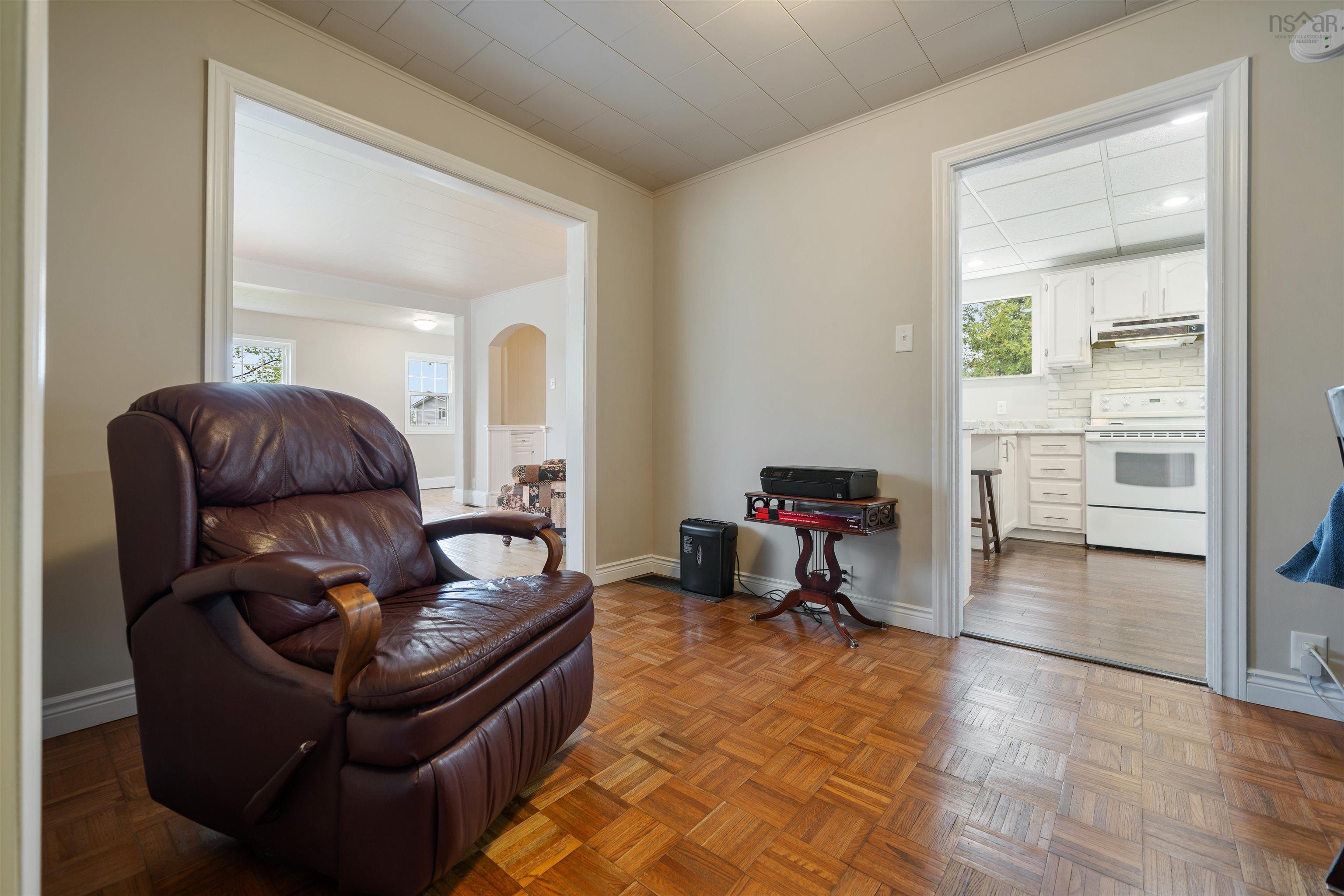 $295,900.00: 11 Durley Street, Amherst