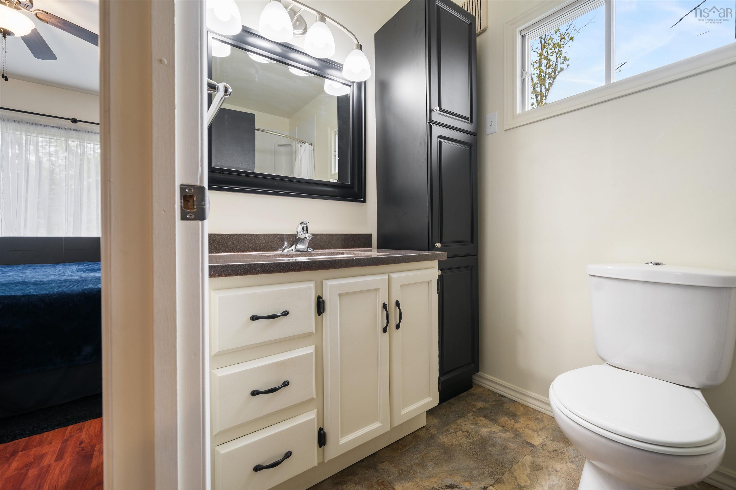 $295,900.00: 11 Durley Street, Amherst