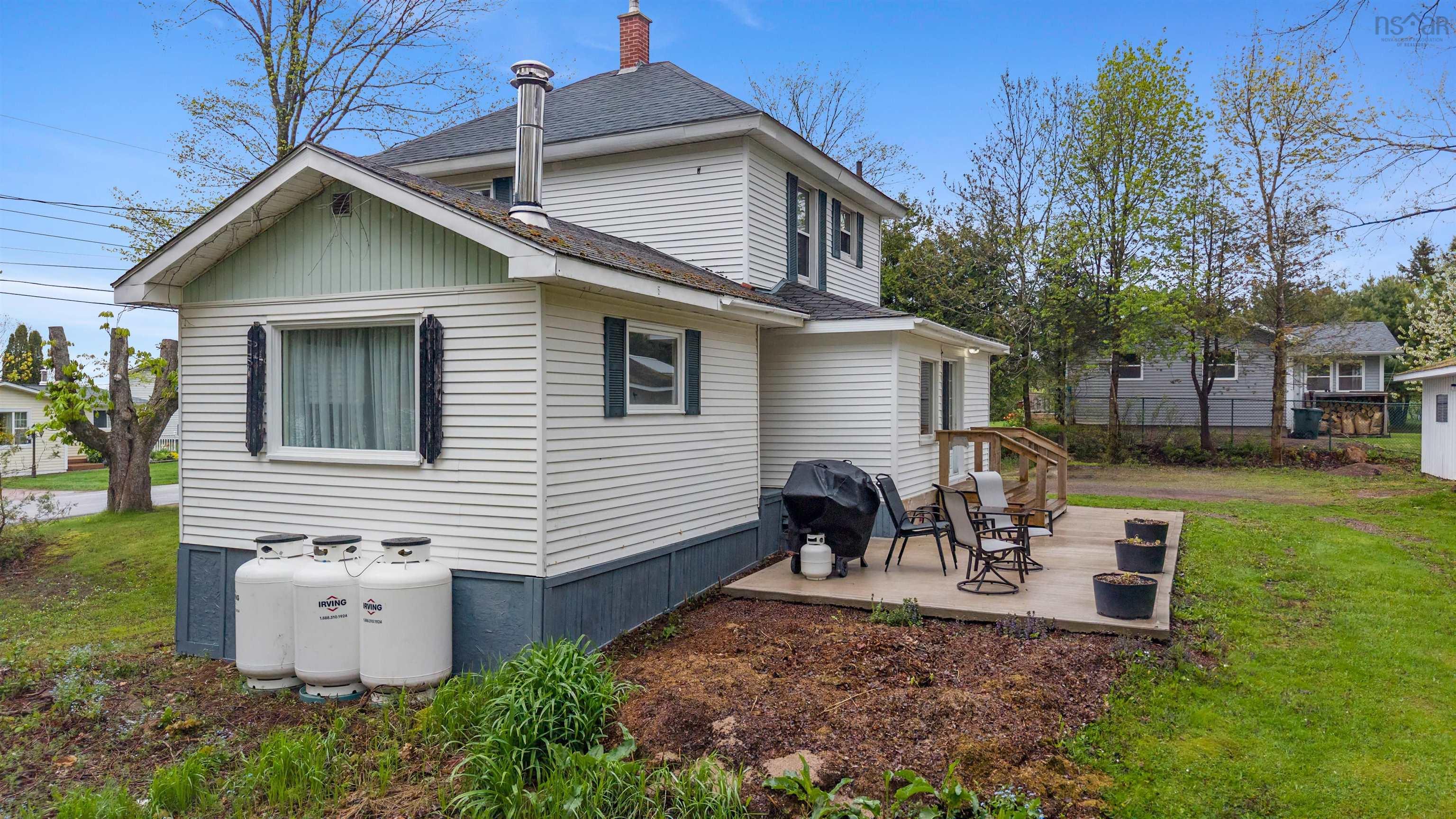 $295,900.00: 11 Durley Street, Amherst