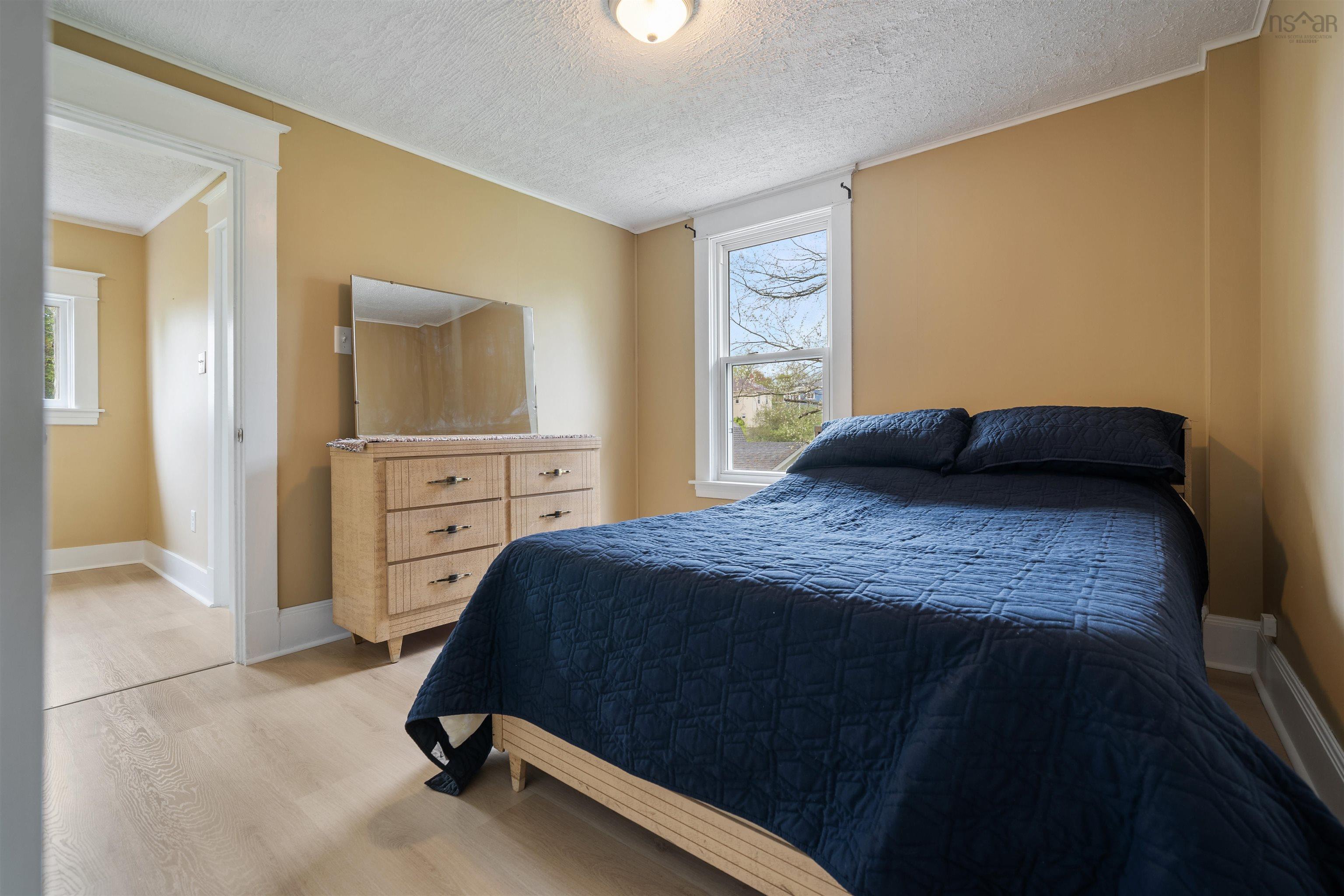 $295,900.00: 11 Durley Street, Amherst