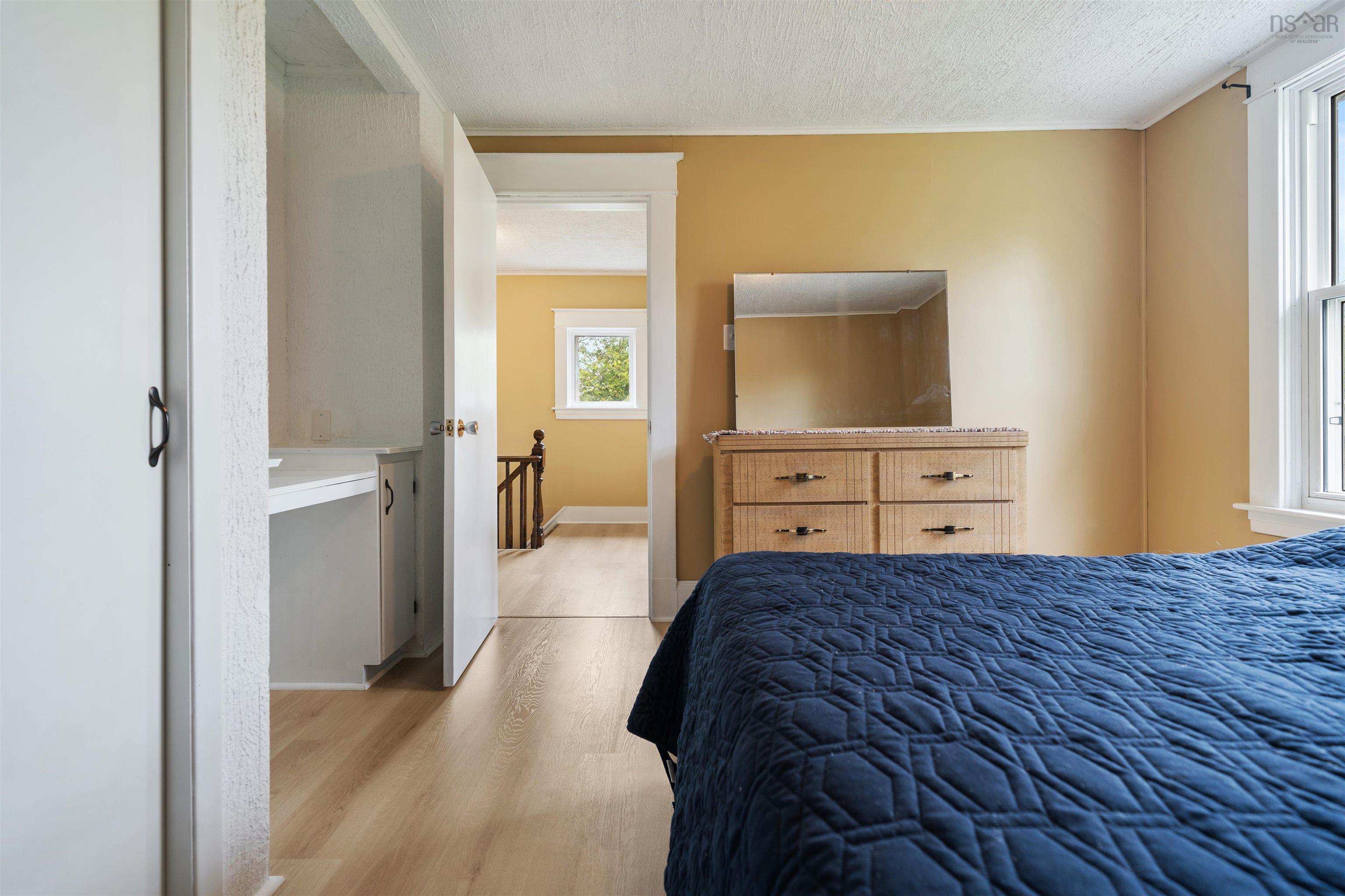 $295,900.00: 11 Durley Street, Amherst