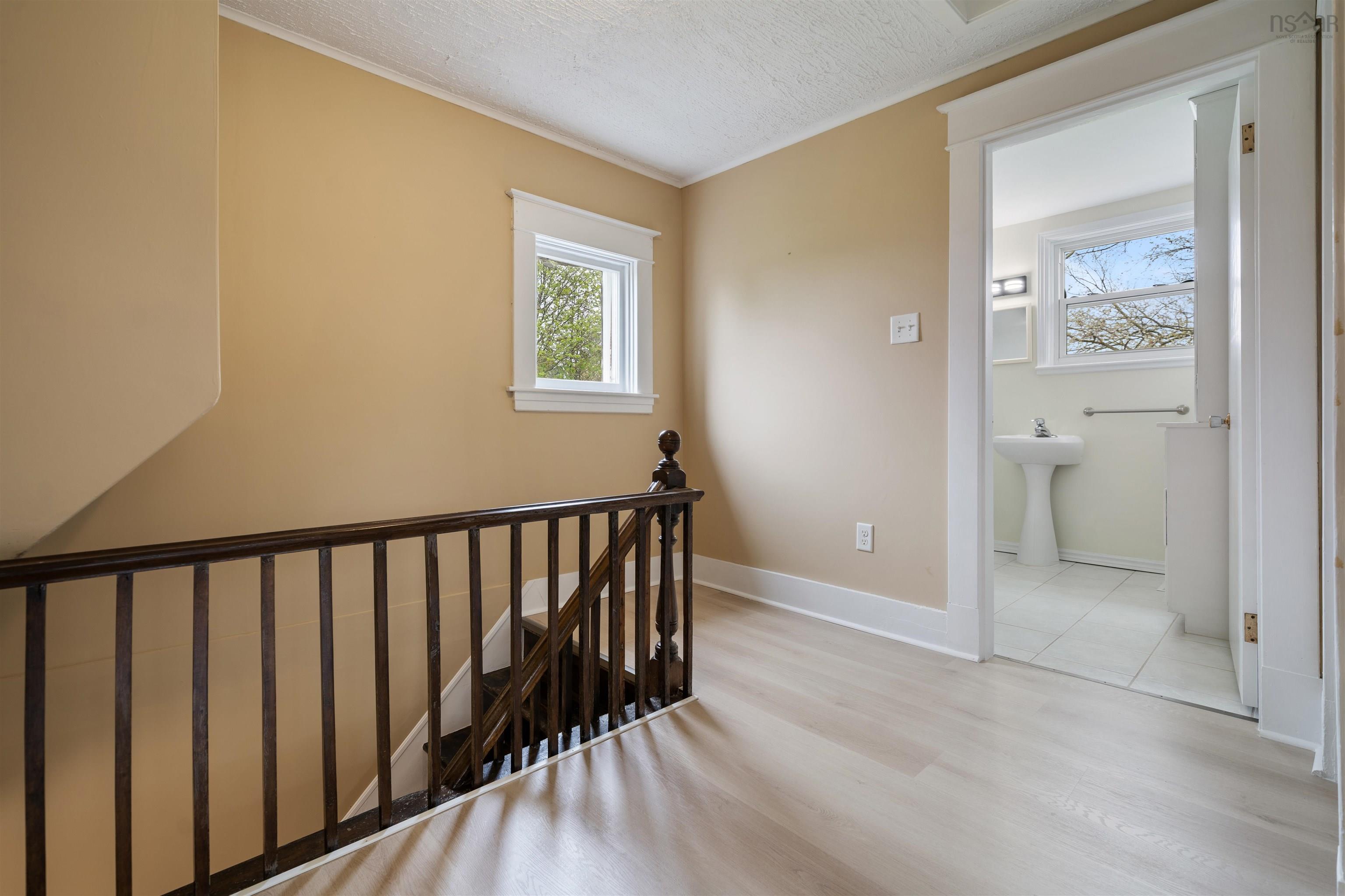 $295,900.00: 11 Durley Street, Amherst