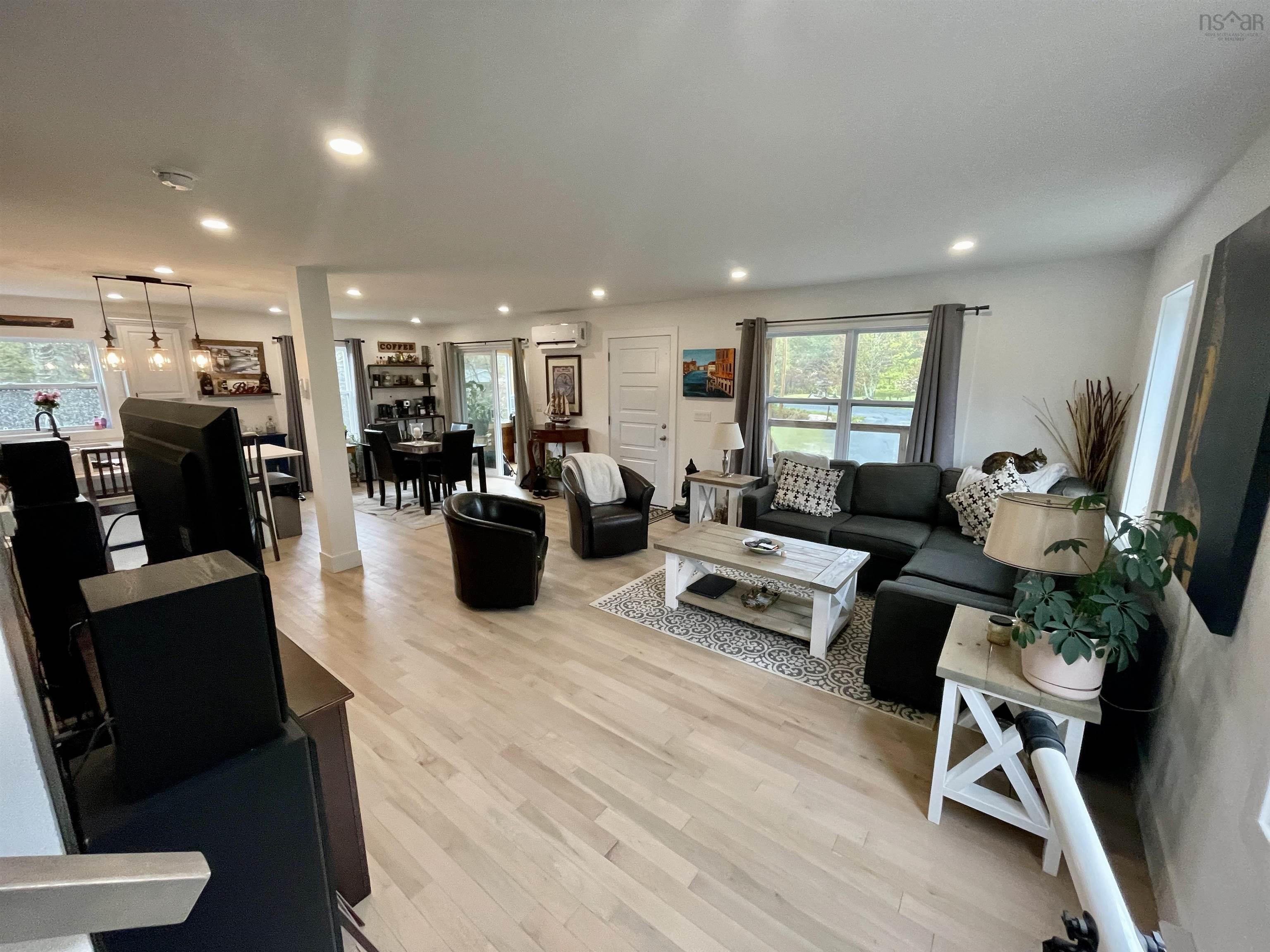 $639,900.00: 136 Middle Village Road, West Dover