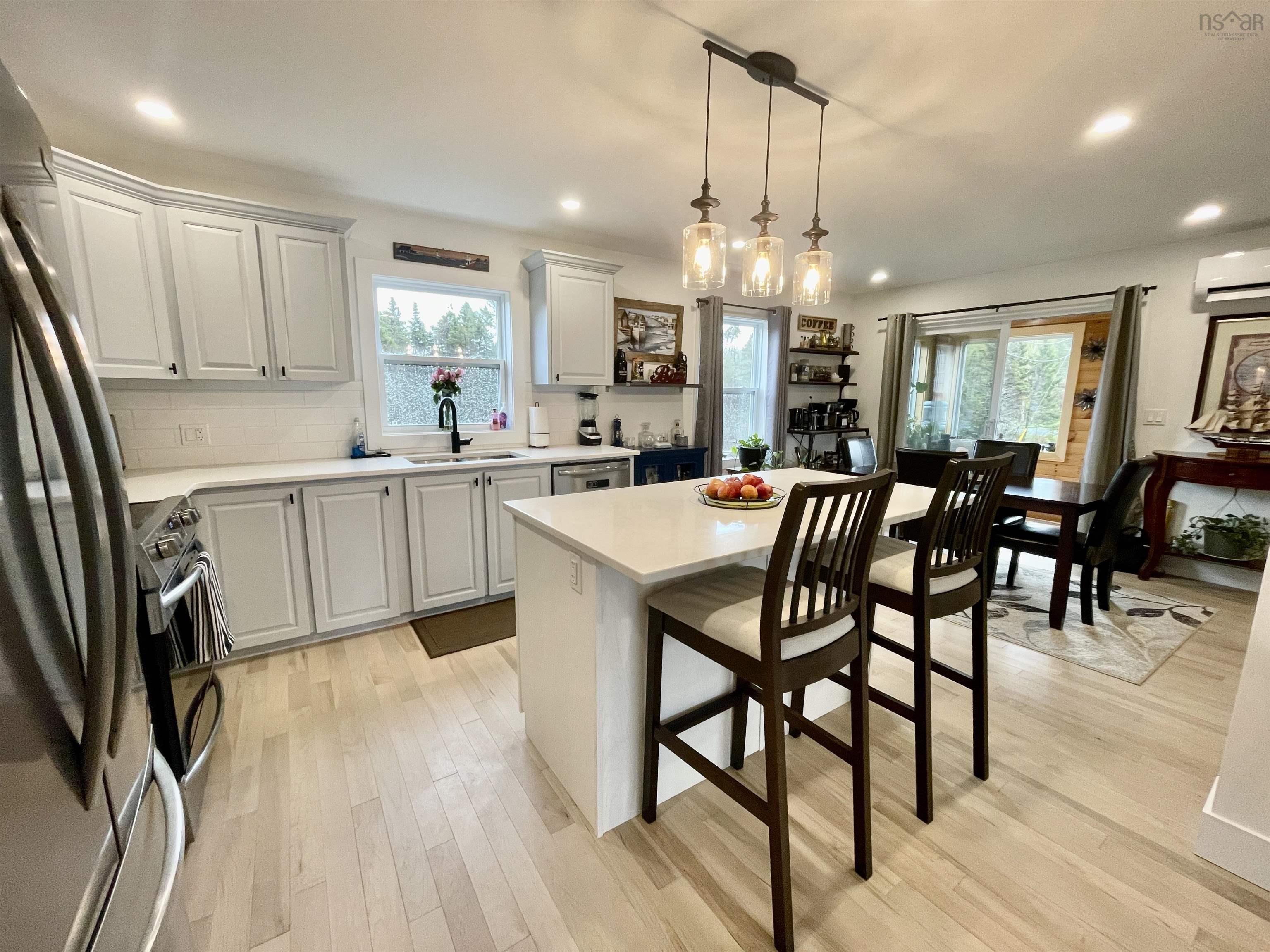 $639,900.00: 136 Middle Village Road, West Dover