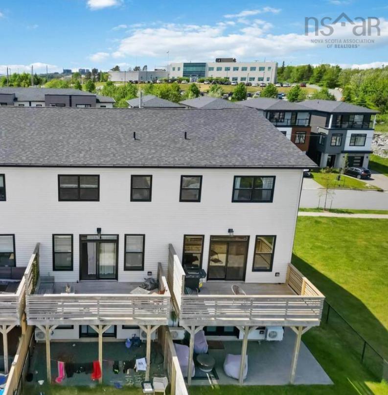 $639,900.00: 92 Darjeeling Drive, Long Lake