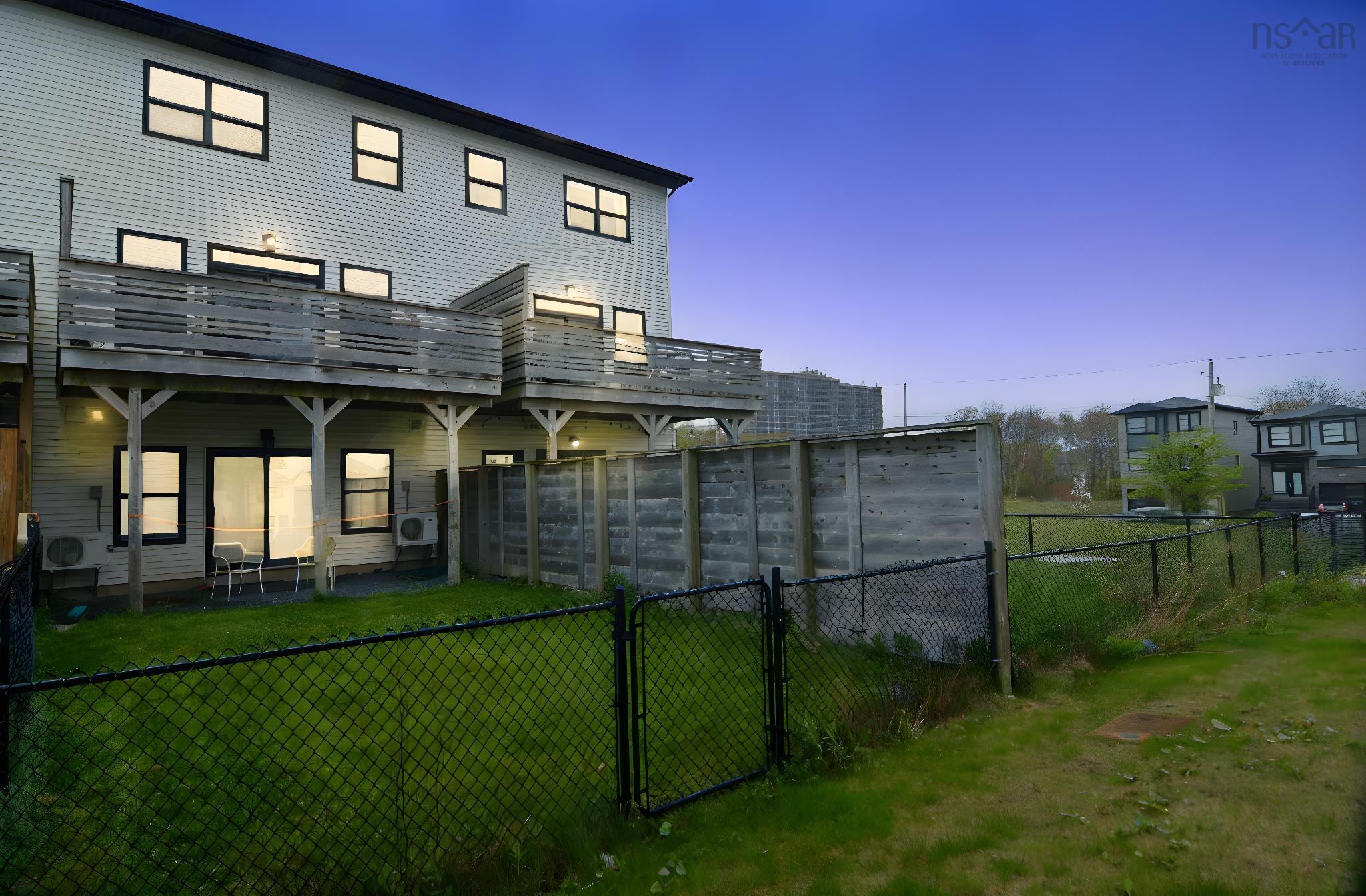 $639,900.00: 92 Darjeeling Drive, Long Lake