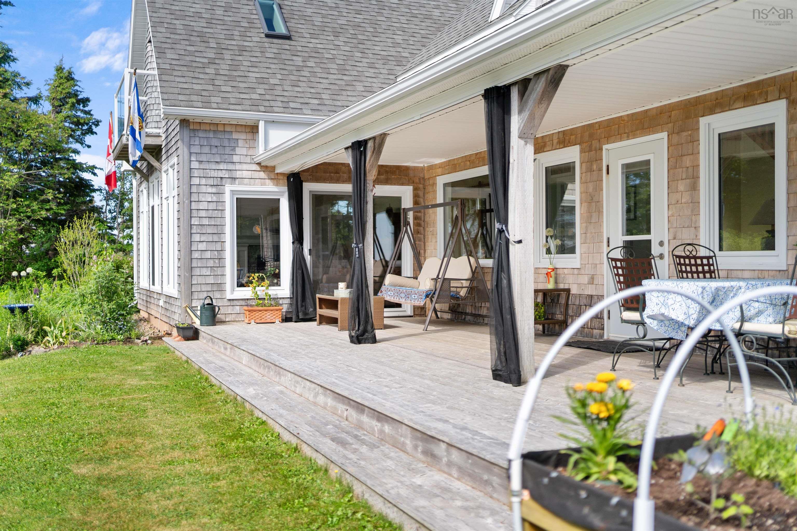 $949,000.00: 2 Archibald