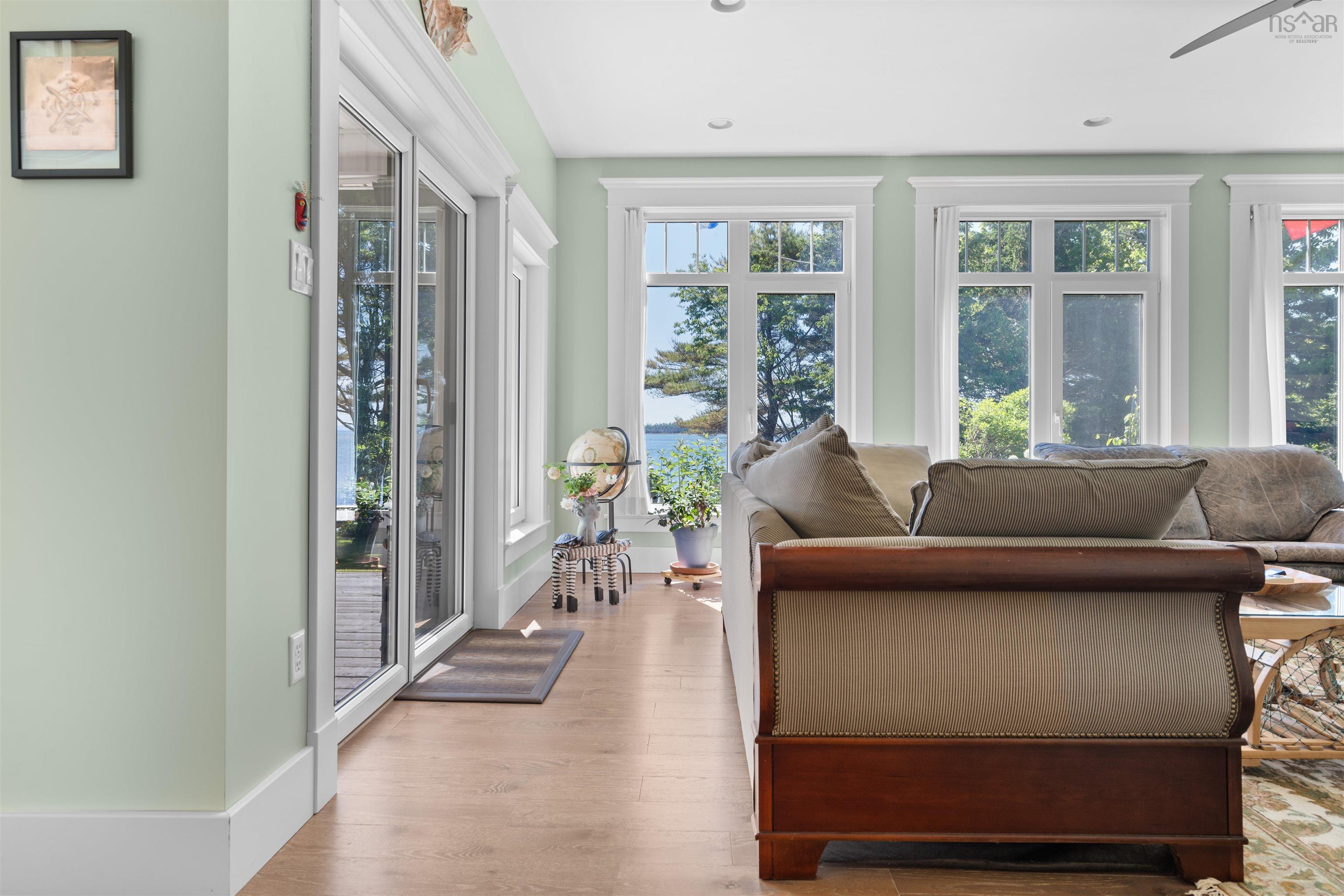 $949,000.00: 2 Archibald