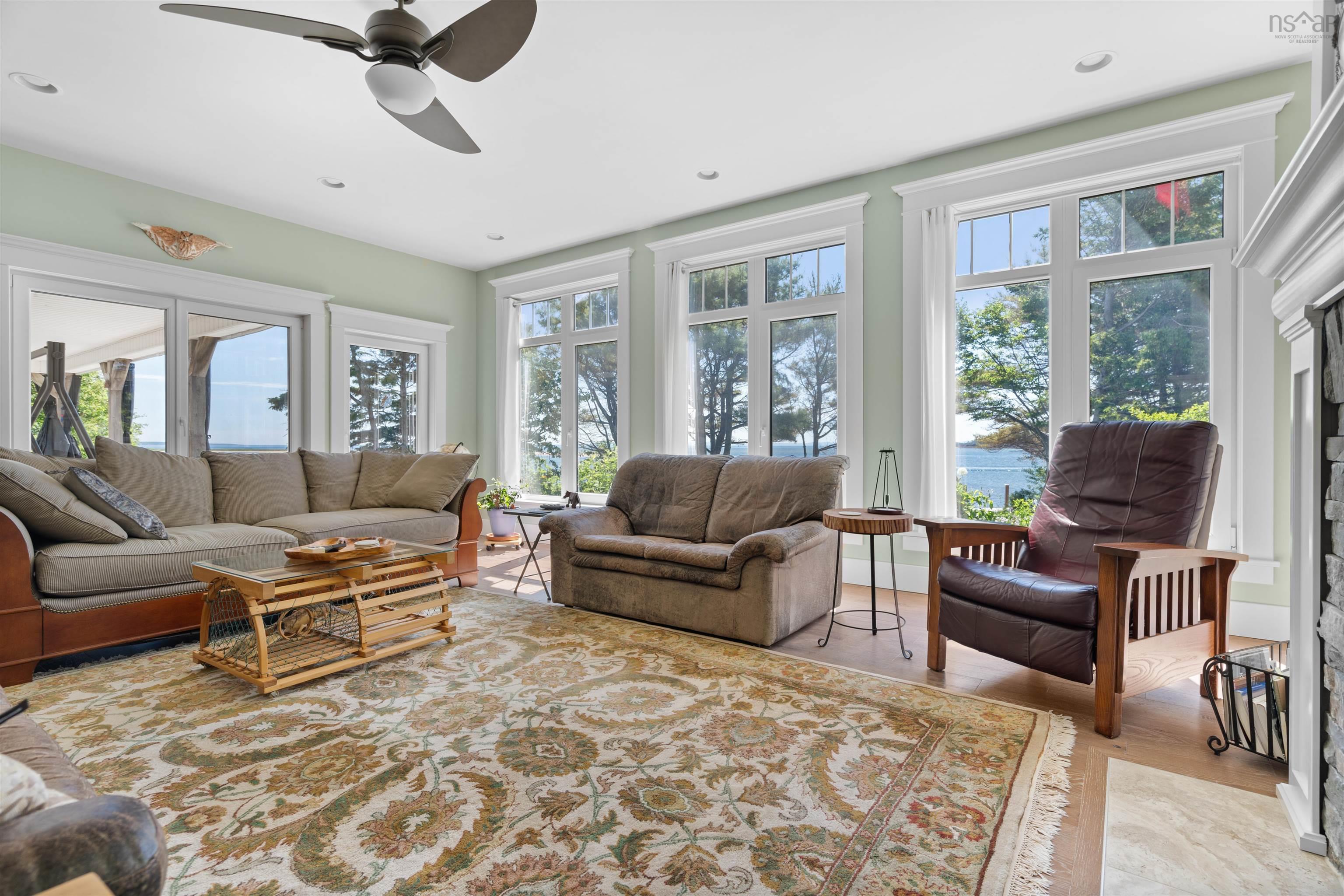 $949,000.00: 2 Archibald