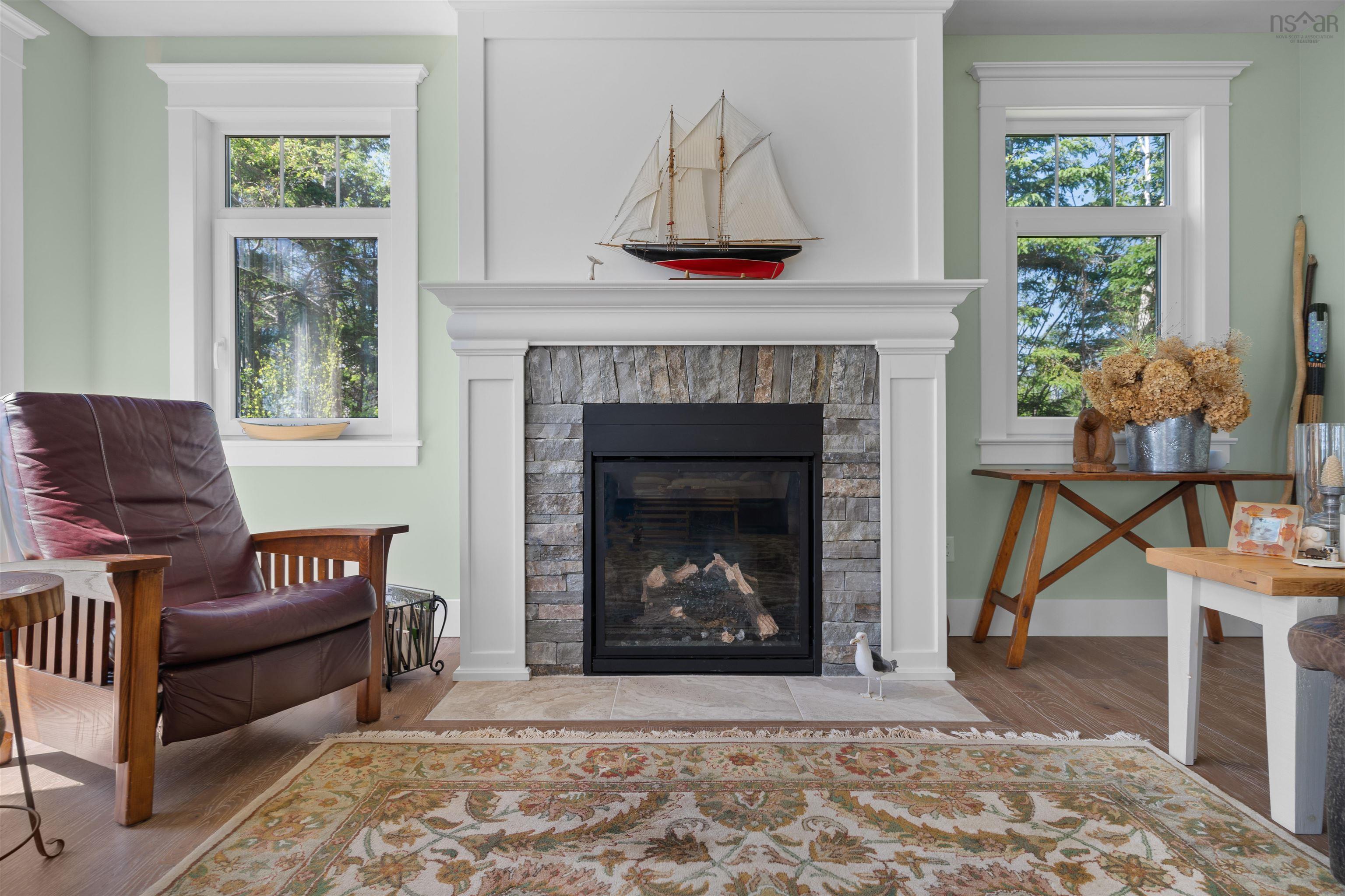 $949,000.00: 2 Archibald