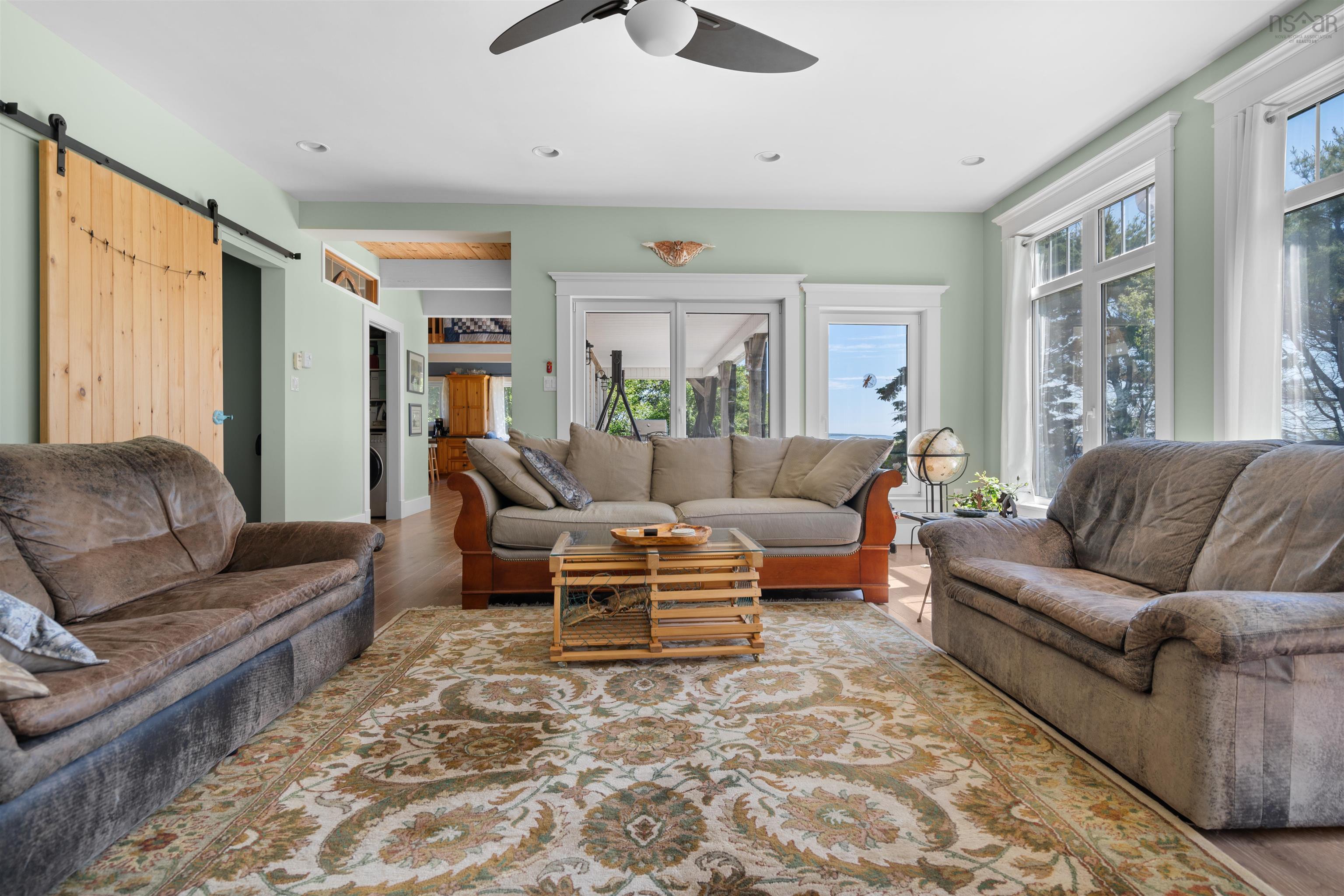 $949,000.00: 2 Archibald