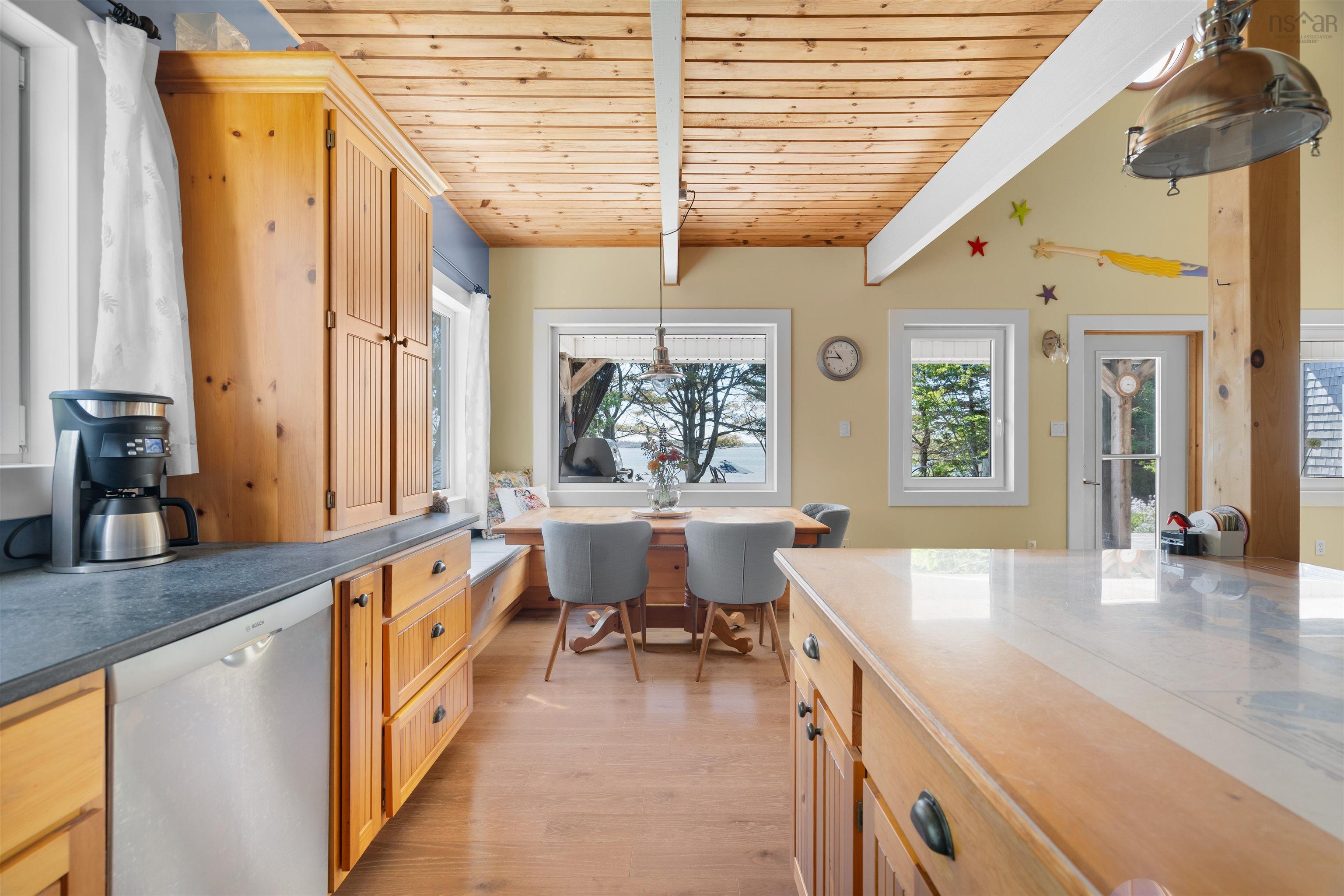 $949,000.00: 2 Archibald