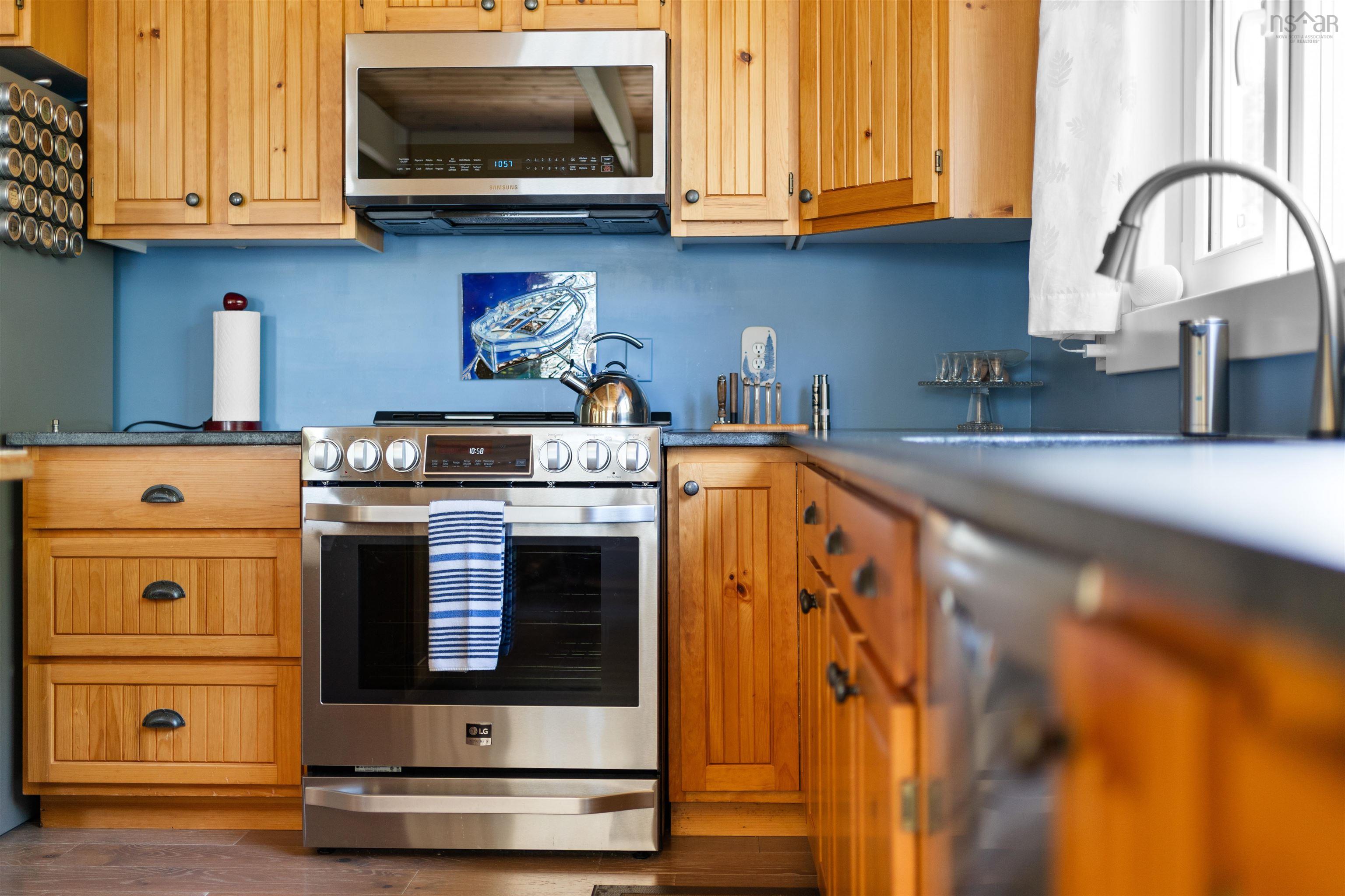 $949,000.00: 2 Archibald