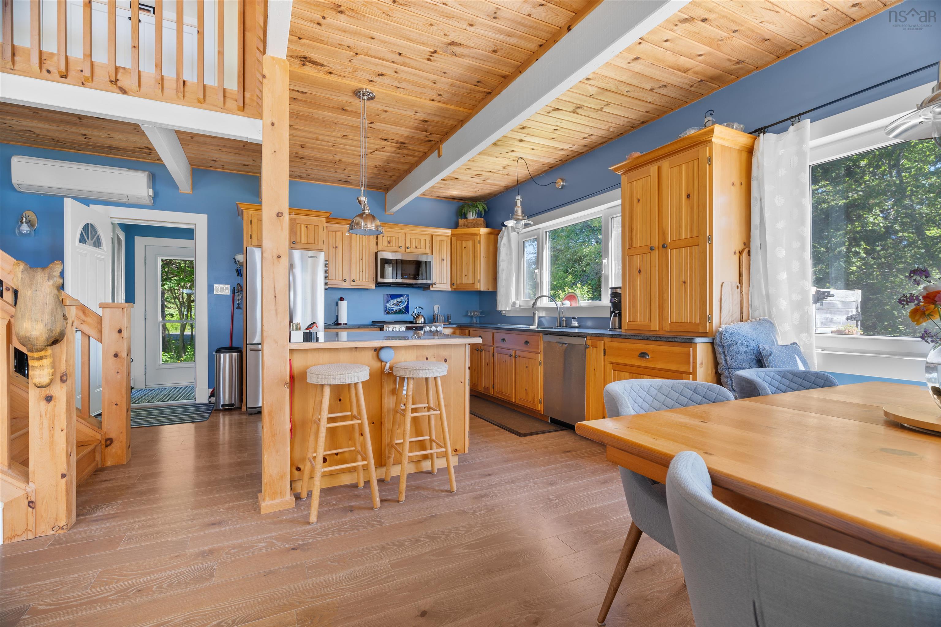 $949,000.00: 2 Archibald