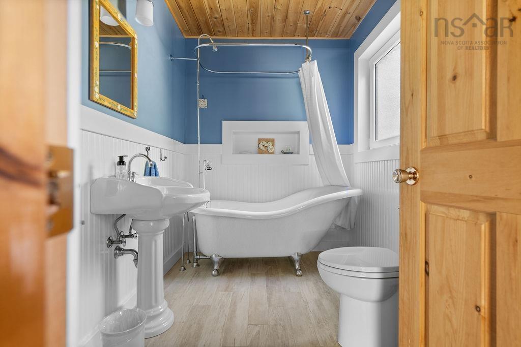 $949,000.00: 2 Archibald