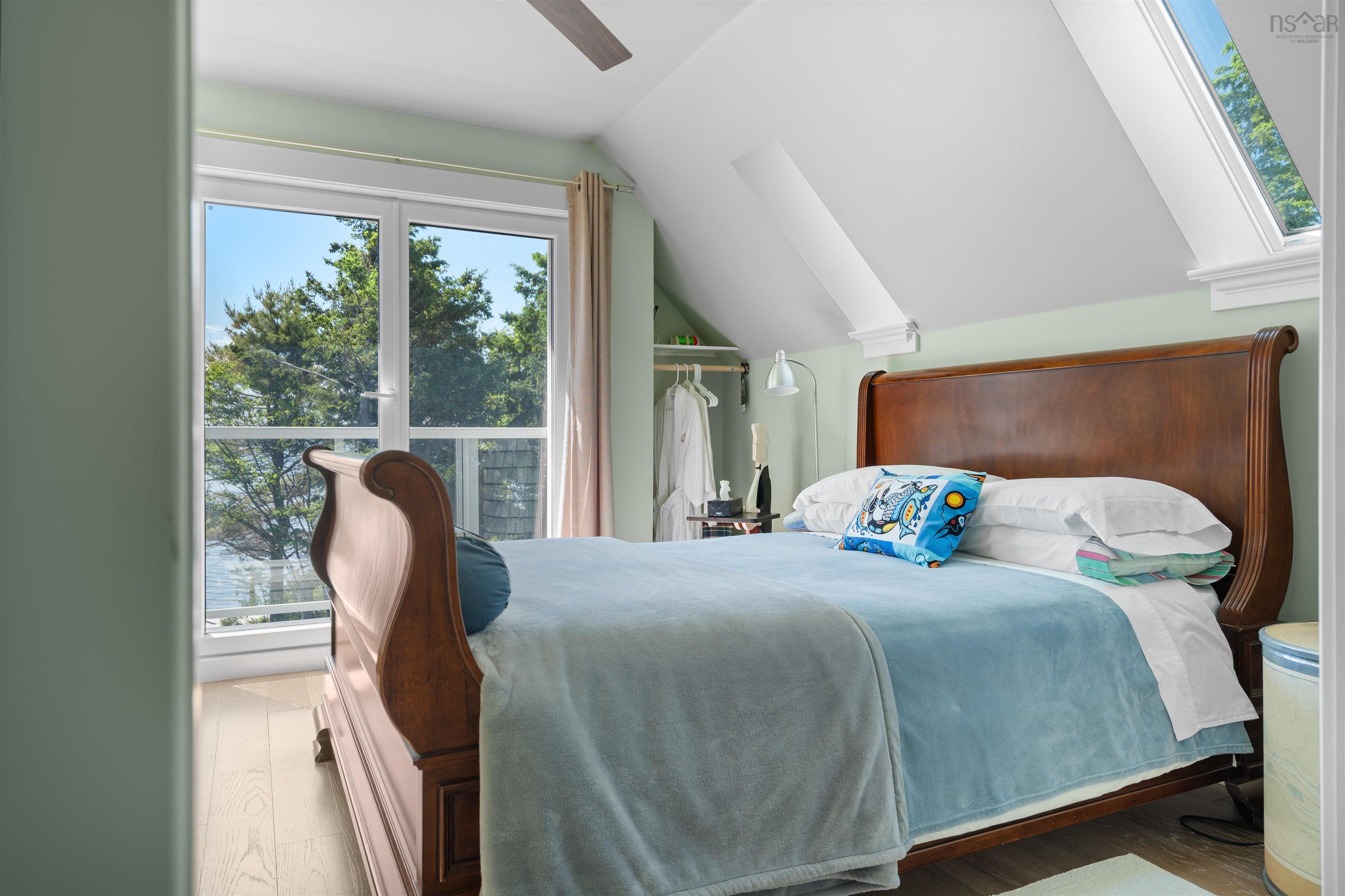 $949,000.00: 2 Archibald