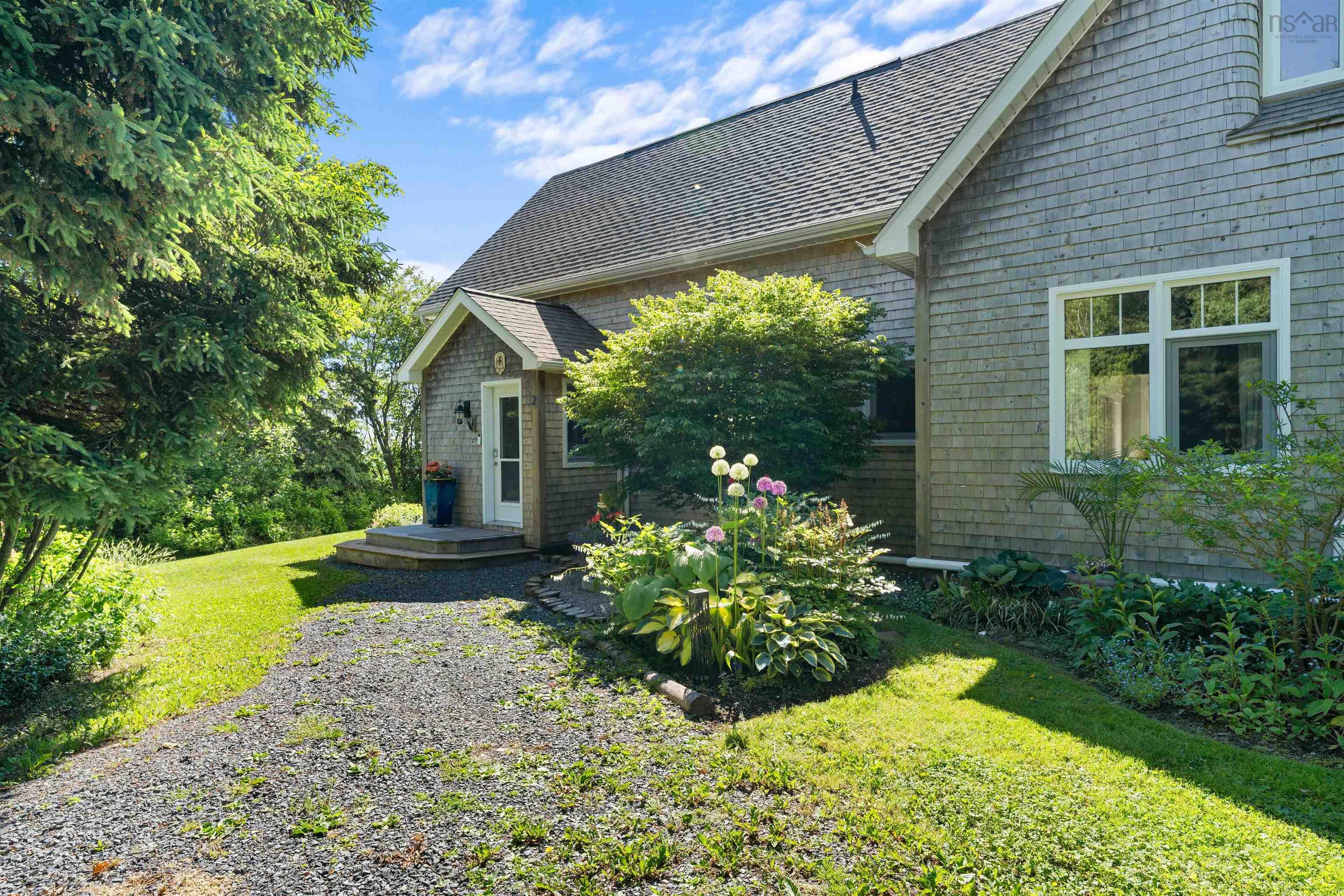 $949,000.00: 2 Archibald