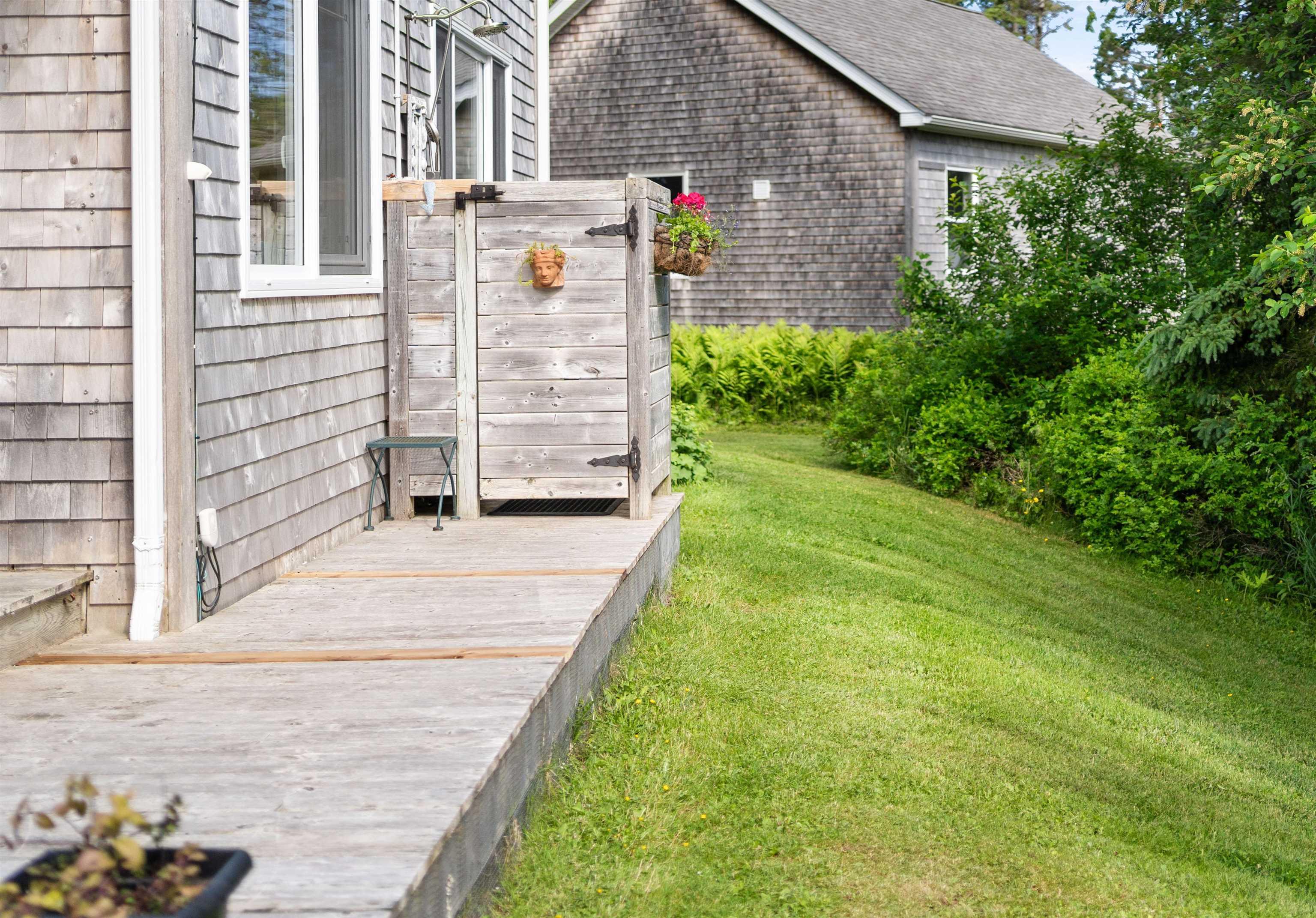 $949,000.00: 2 Archibald