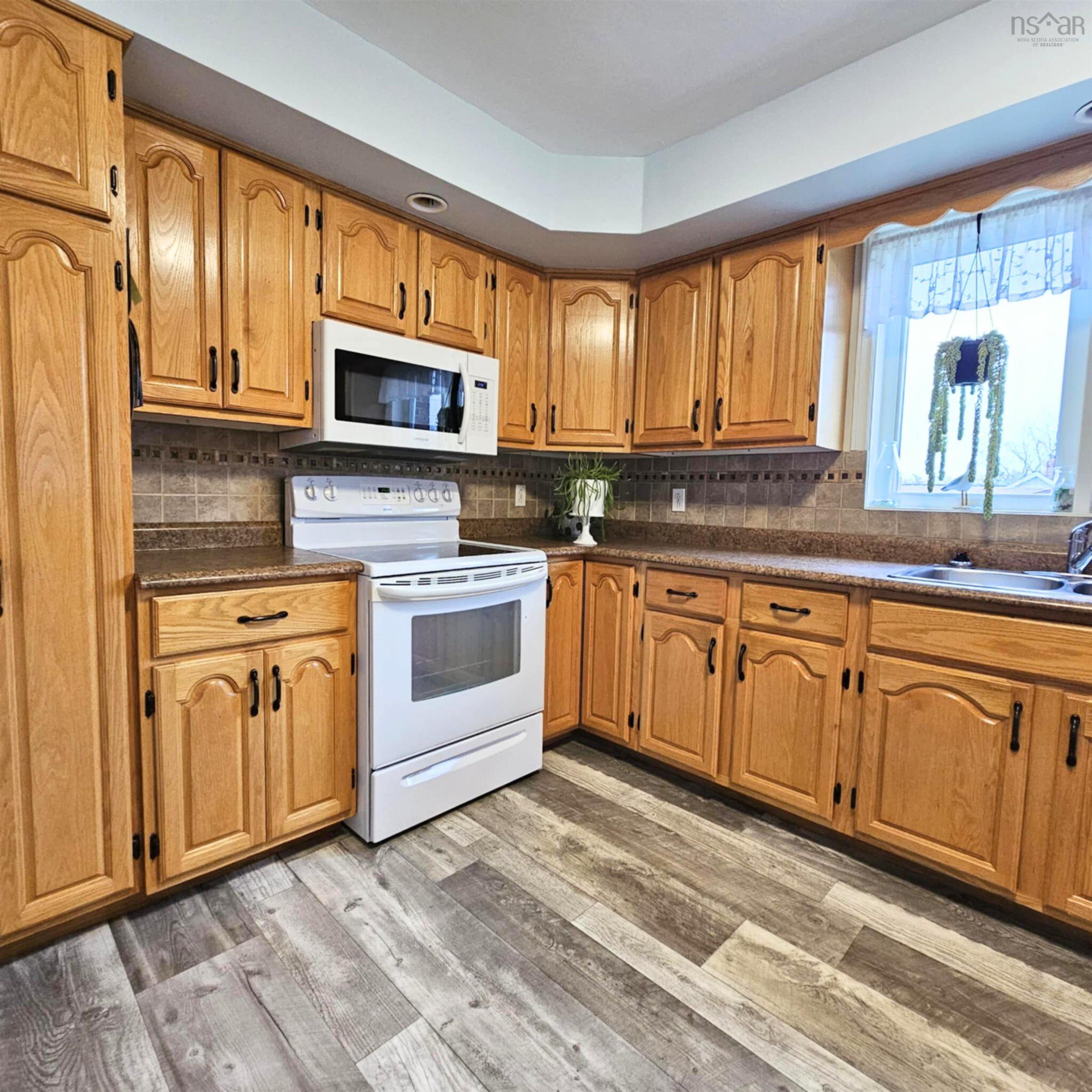 $349,000.00: 252 Main Street, Florence