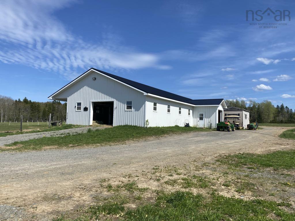 $949,900.00: 663 Cross 3 Road, Mount Uniacke