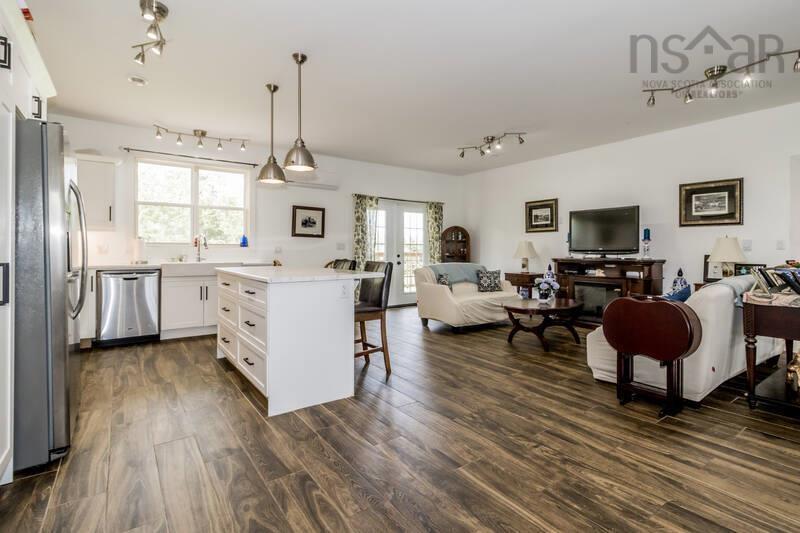 $949,900.00: 663 Cross 3 Road, Mount Uniacke