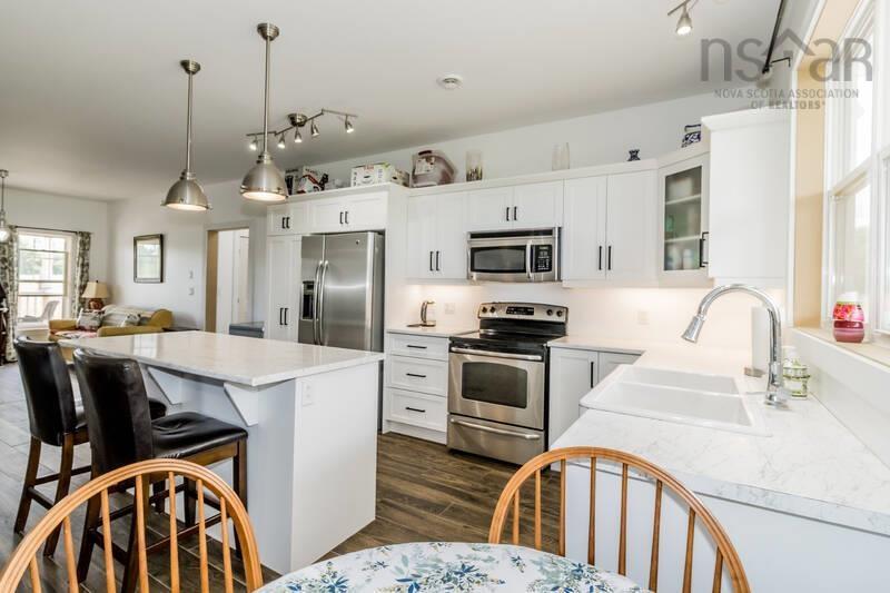 $949,900.00: 663 Cross 3 Road, Mount Uniacke