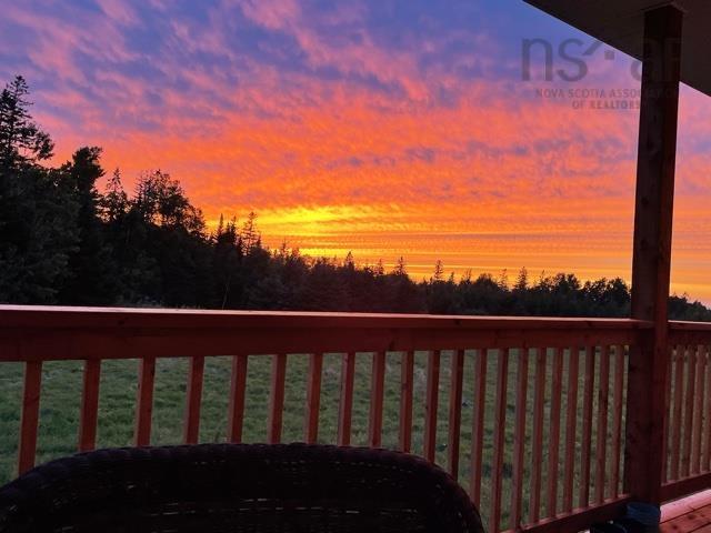 $949,900.00: 663 Cross 3 Road, Mount Uniacke