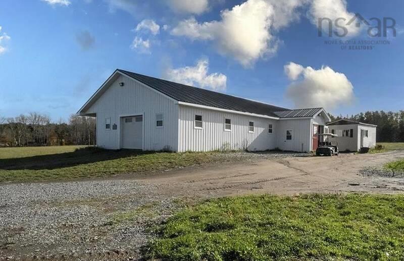 $949,900.00: 663 Cross 3 Road, Mount Uniacke