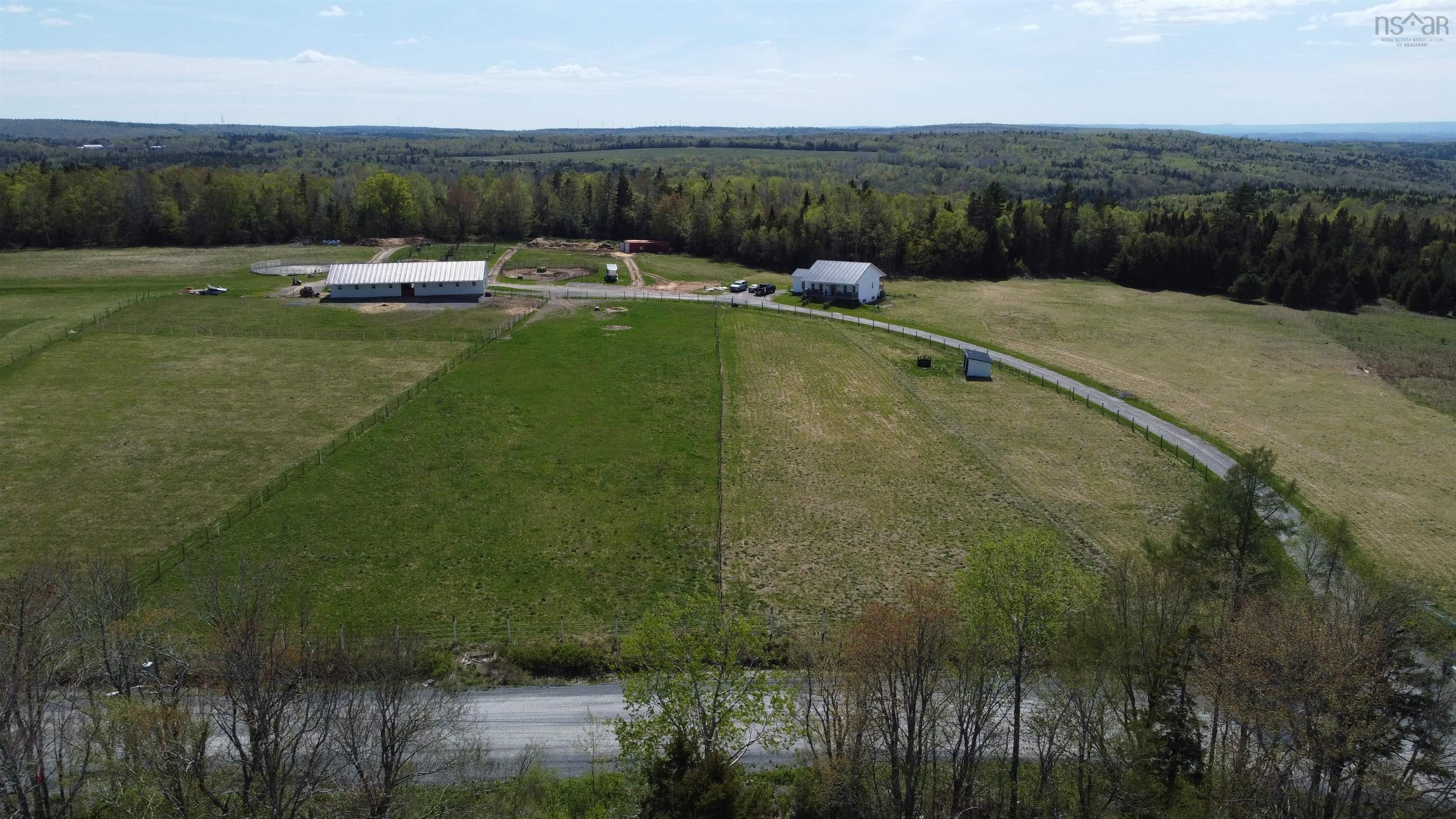$949,900.00: 663 Cross 3 Road, Mount Uniacke